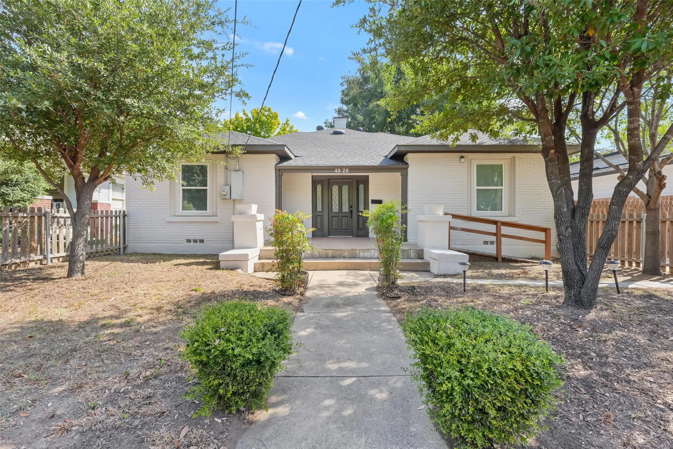 Single Family Residence For Sale in Dallas County , 4020 Colonial Avenue, Dallas, Texas 75215, 3 Bedroom, 2 Bathroom, Garage spaces, 1,689 Sqft, built in 1922, mls#21371443, Real Estate Agent in Dallas, Homes For Sale in Dallas county, Homes For Sale in Dallas, Realtor in Dallas Texas, Real Estate Brokerage Independent Realty Texas, Luminita Cordes Realtor