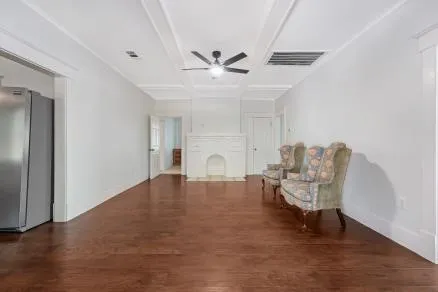 Single Family Residence For Sale in Dallas County , 4020 Colonial Avenue, Dallas, Texas 75215, 3 Bedroom, 2 Bathroom, Garage spaces, 1,689 Sqft, built in 1922, mls#21371443, Real Estate Agent in Dallas, Homes For Sale in Dallas county, Homes For Sale in Dallas, Realtor in Dallas Texas, Real Estate Brokerage Independent Realty Texas, Luminita Cordes Realtor