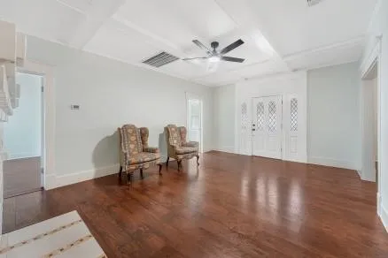 Single Family Residence For Sale in Dallas County , 4020 Colonial Avenue, Dallas, Texas 75215, 3 Bedroom, 2 Bathroom, Garage spaces, 1,689 Sqft, built in 1922, mls#21371443, Real Estate Agent in Dallas, Homes For Sale in Dallas county, Homes For Sale in Dallas, Realtor in Dallas Texas, Real Estate Brokerage Independent Realty Texas, Luminita Cordes Realtor