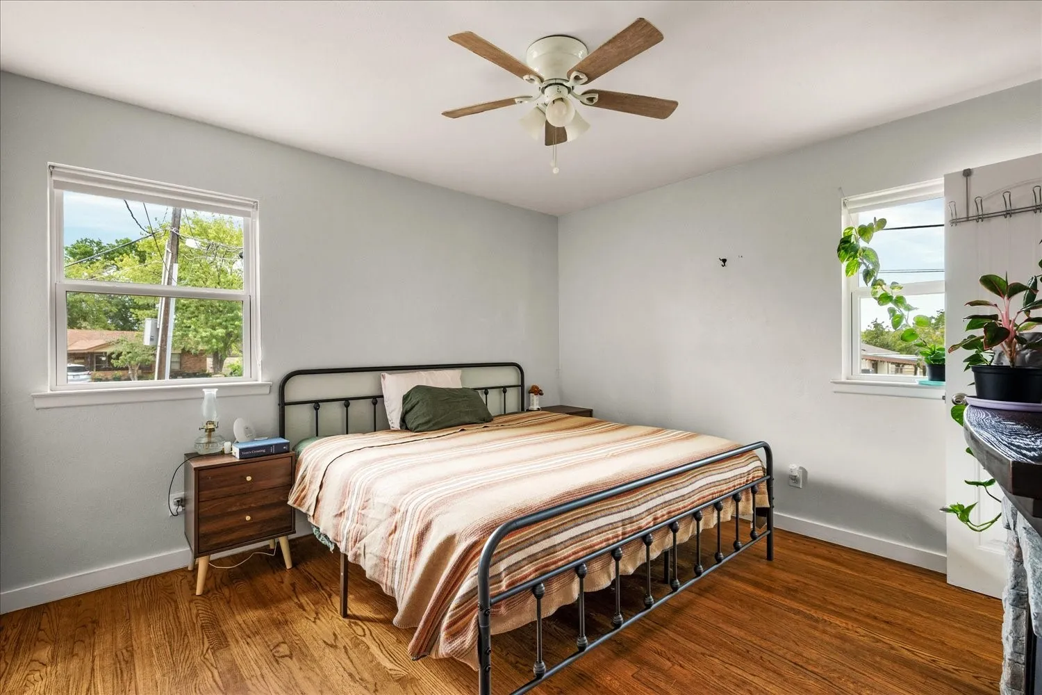 Single Family Residence For Sale in Hunt County , 6522 Finch Drive, Greenville, Texas 75402, 3 Bedroom, 2 Bathroom, Garage spaces, 1,650 Sqft, built in 1970, mls#21366257, Real Estate Agent in Greenville, Homes For Sale in Hunt county, Homes For Sale in Greenville, Realtor in Greenville Texas, Real Estate Brokerage Independent Realty Texas, Luminita Cordes Realtor
