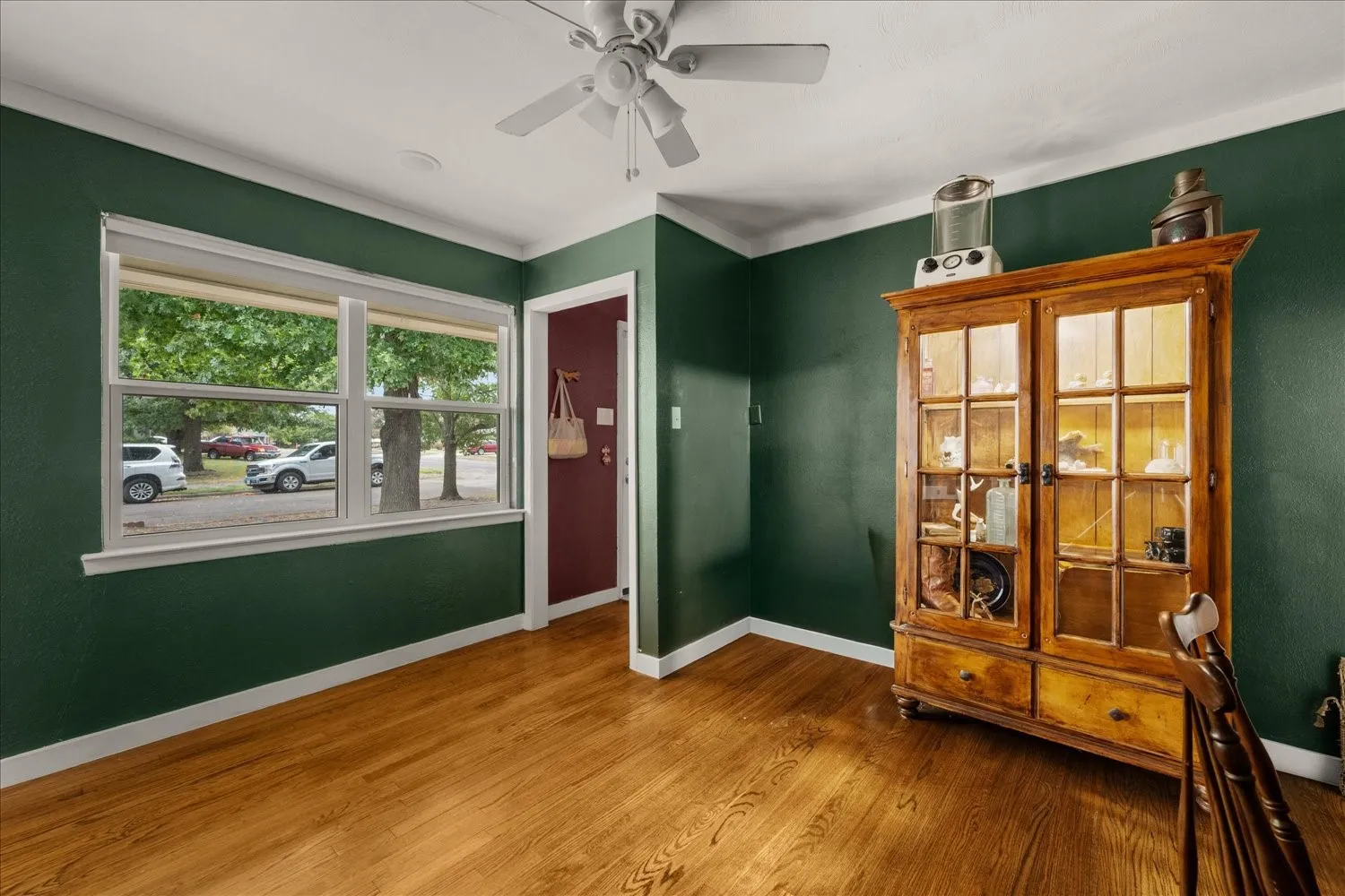 Single Family Residence For Sale in Hunt County , 6522 Finch Drive, Greenville, Texas 75402, 3 Bedroom, 2 Bathroom, Garage spaces, 1,650 Sqft, built in 1970, mls#21366257, Real Estate Agent in Greenville, Homes For Sale in Hunt county, Homes For Sale in Greenville, Realtor in Greenville Texas, Real Estate Brokerage Independent Realty Texas, Luminita Cordes Realtor