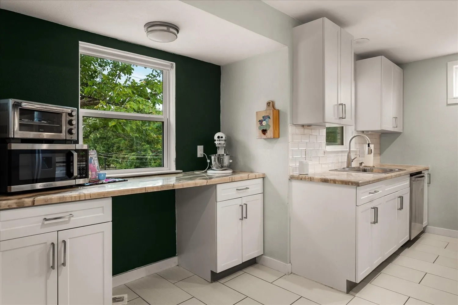 Single Family Residence For Sale in Hunt County , 6522 Finch Drive, Greenville, Texas 75402, 3 Bedroom, 2 Bathroom, Garage spaces, 1,650 Sqft, built in 1970, mls#21366257, Real Estate Agent in Greenville, Homes For Sale in Hunt county, Homes For Sale in Greenville, Realtor in Greenville Texas, Real Estate Brokerage Independent Realty Texas, Luminita Cordes Realtor