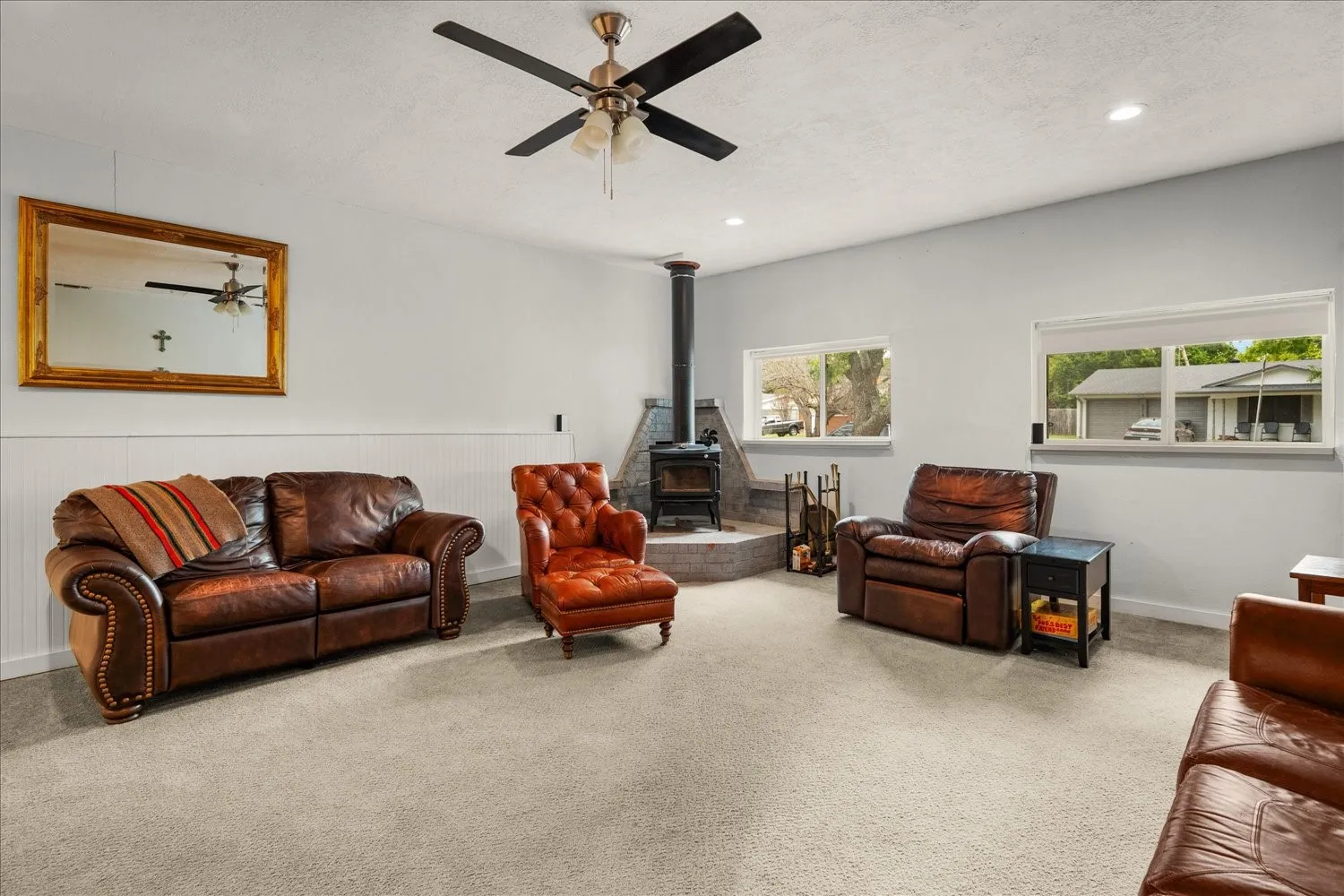Single Family Residence For Sale in Hunt County , 6522 Finch Drive, Greenville, Texas 75402, 3 Bedroom, 2 Bathroom, Garage spaces, 1,650 Sqft, built in 1970, mls#21366257, Real Estate Agent in Greenville, Homes For Sale in Hunt county, Homes For Sale in Greenville, Realtor in Greenville Texas, Real Estate Brokerage Independent Realty Texas, Luminita Cordes Realtor