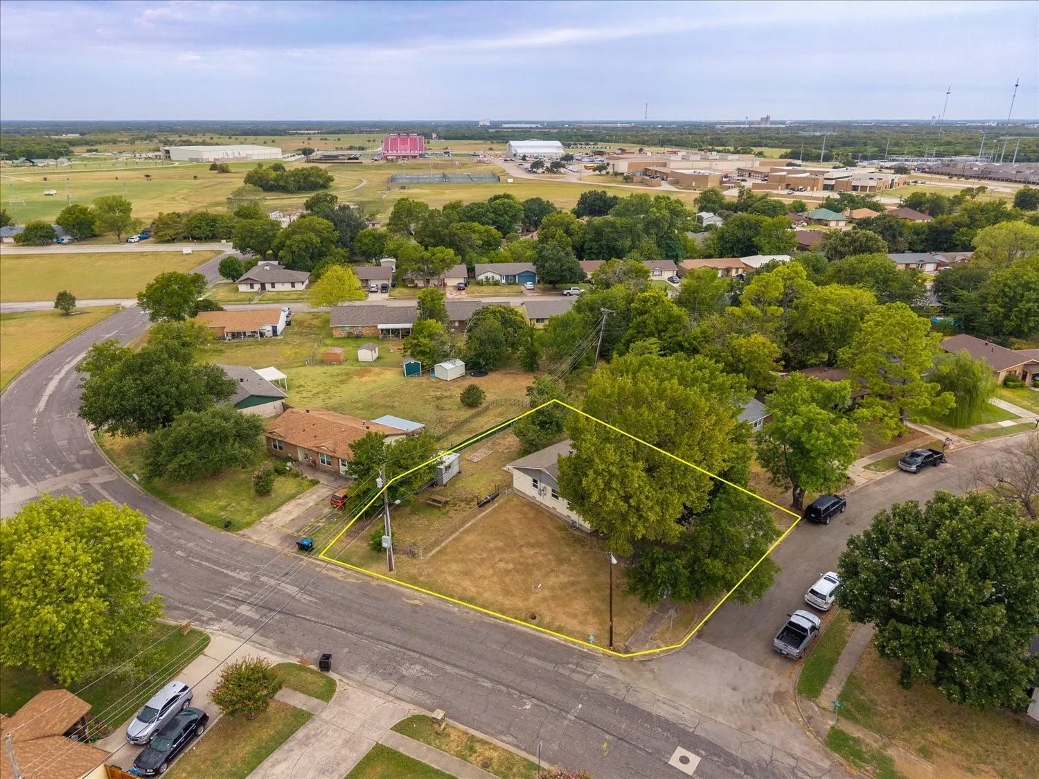 Walking distance to Greenville HS