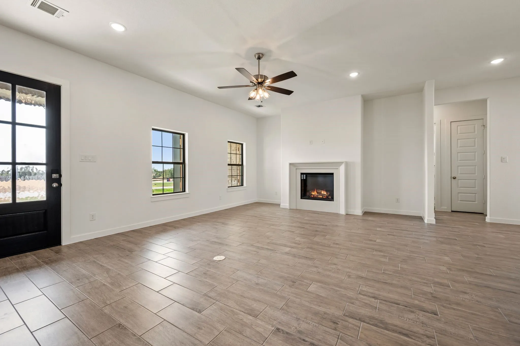 Single Family Residence For Sale in Parker County , 1013 Gatlin Court, Springtown, Texas 76082, 3 Bedroom, 2 Bathroom, 2 Garage spaces, 1,856 Sqft, built in 2026, mls#21371447, Real Estate Agent in Springtown, Homes For Sale in Parker county, Homes For Sale in Springtown, Realtor in Springtown Texas, Real Estate Brokerage Independent Realty Texas, Luminita Cordes Realtor