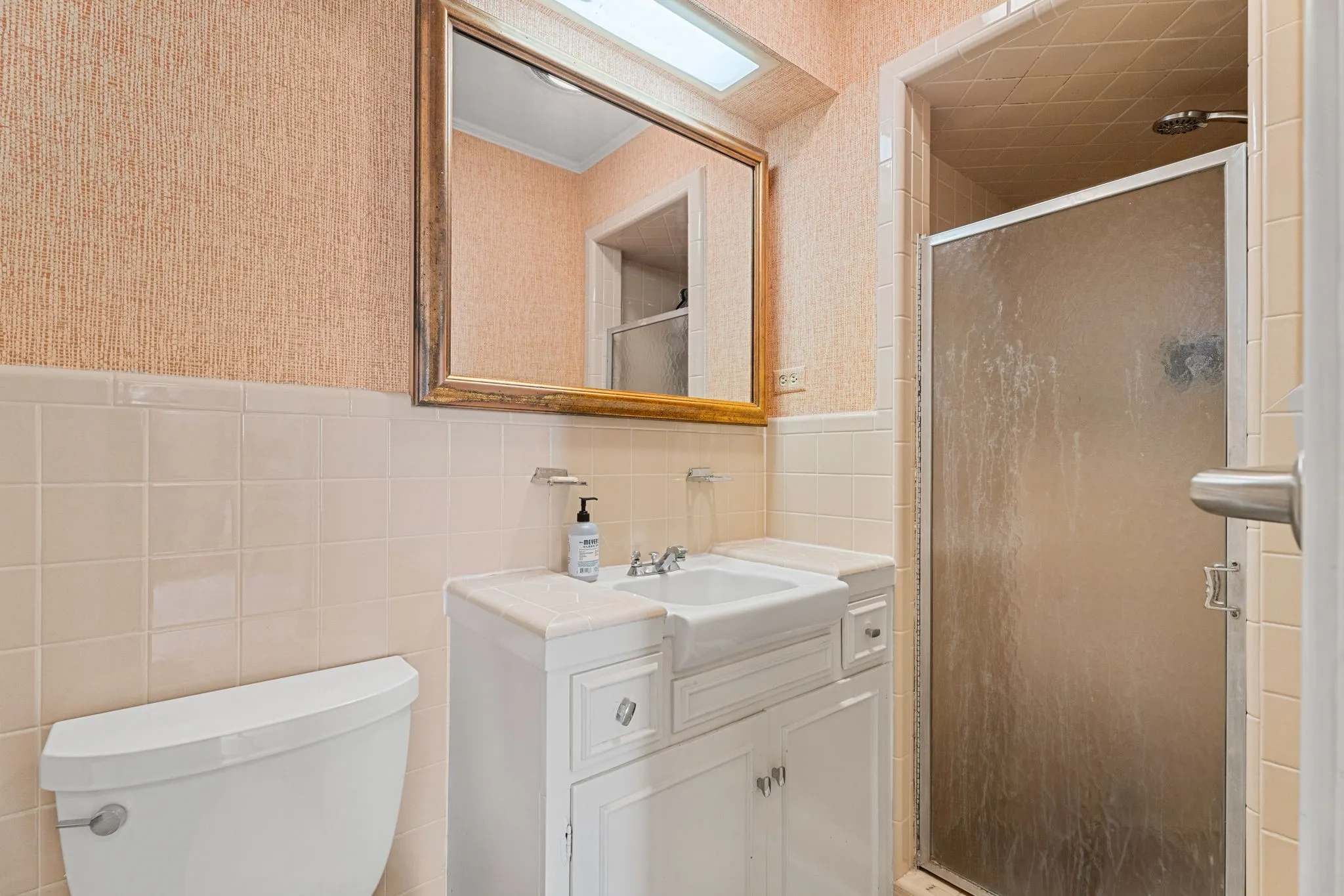 Single Family Residence For Sale in Smith County , 1936 Montrose Drive, Tyler, Texas 75701, 4 Bedroom, 3 Bathroom, 2 Garage spaces, 3,293 Sqft, built in 1957, mls#21371451, Real Estate Agent in Tyler, Homes For Sale in Smith county, Homes For Sale in Tyler, Realtor in Tyler Texas, Real Estate Brokerage Independent Realty Texas, Luminita Cordes Realtor