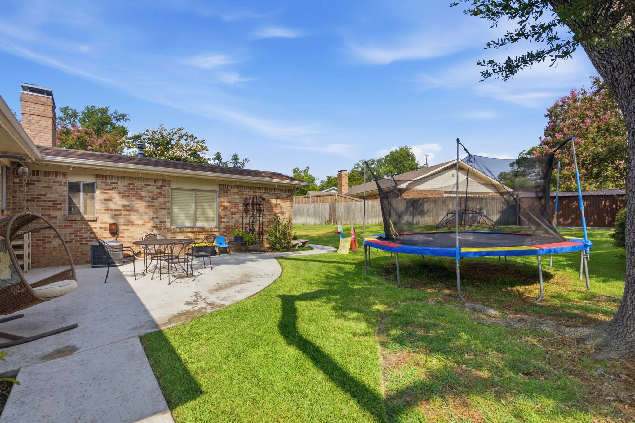 Single Family Residence For Sale in Smith County , 1936 Montrose Drive, Tyler, Texas 75701, 4 Bedroom, 3 Bathroom, 2 Garage spaces, 3,293 Sqft, built in 1957, mls#21371451, Real Estate Agent in Tyler, Homes For Sale in Smith county, Homes For Sale in Tyler, Realtor in Tyler Texas, Real Estate Brokerage Independent Realty Texas, Luminita Cordes Realtor