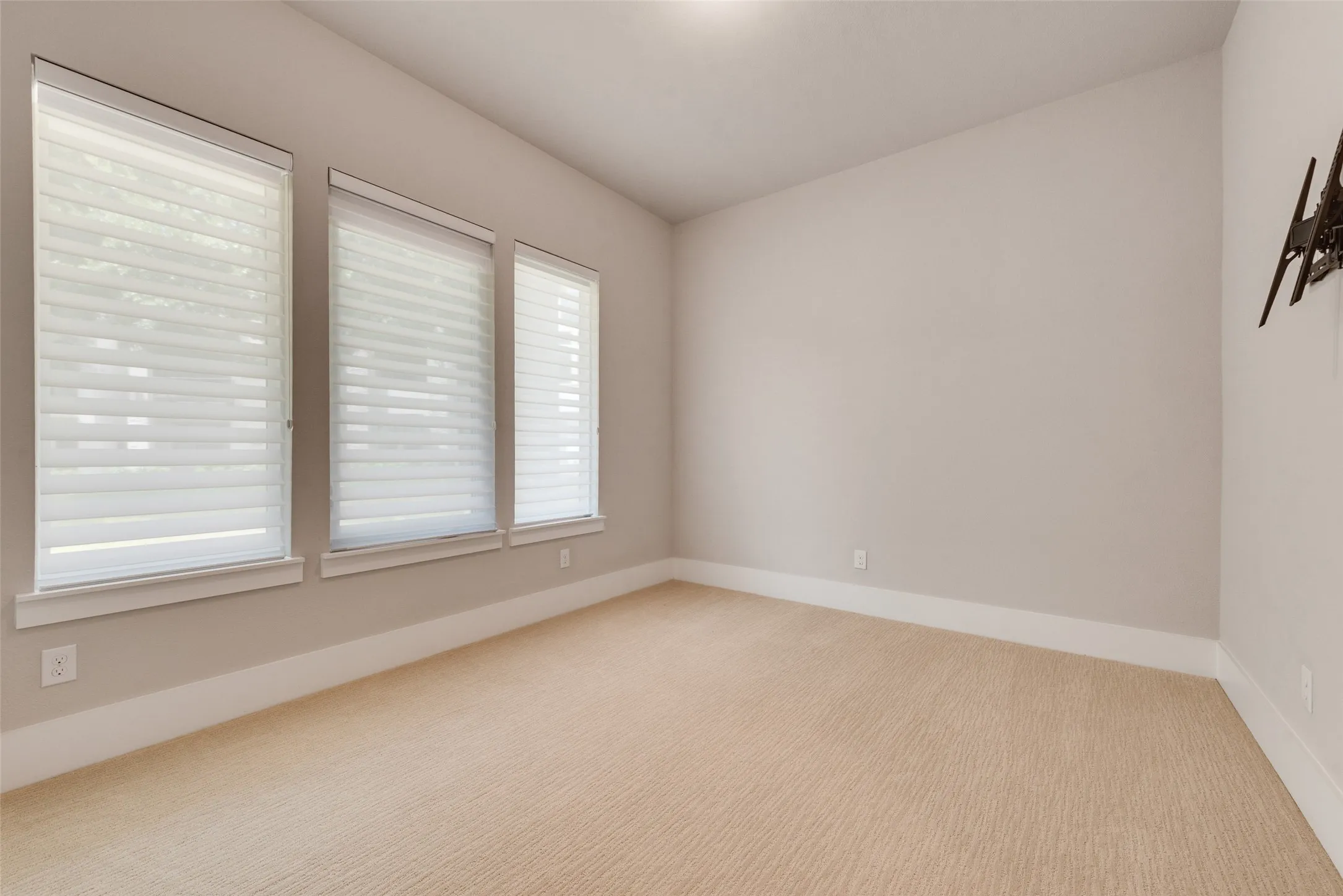 Single Family Residence For Rent in Collin County , 6120 Preserve Drive, Plano, Texas 75024, 3 Bedroom, 3 Bathroom, 2 Garage spaces, 2,133 Sqft, built in 2019, mls#21369132, Real Estate Agent in Plano, Homes For Rent in Collin county, Homes For Rent in Plano, Realtor in Plano Texas, Real Estate Brokerage Independent Realty Texas, Luminita Cordes Realtor