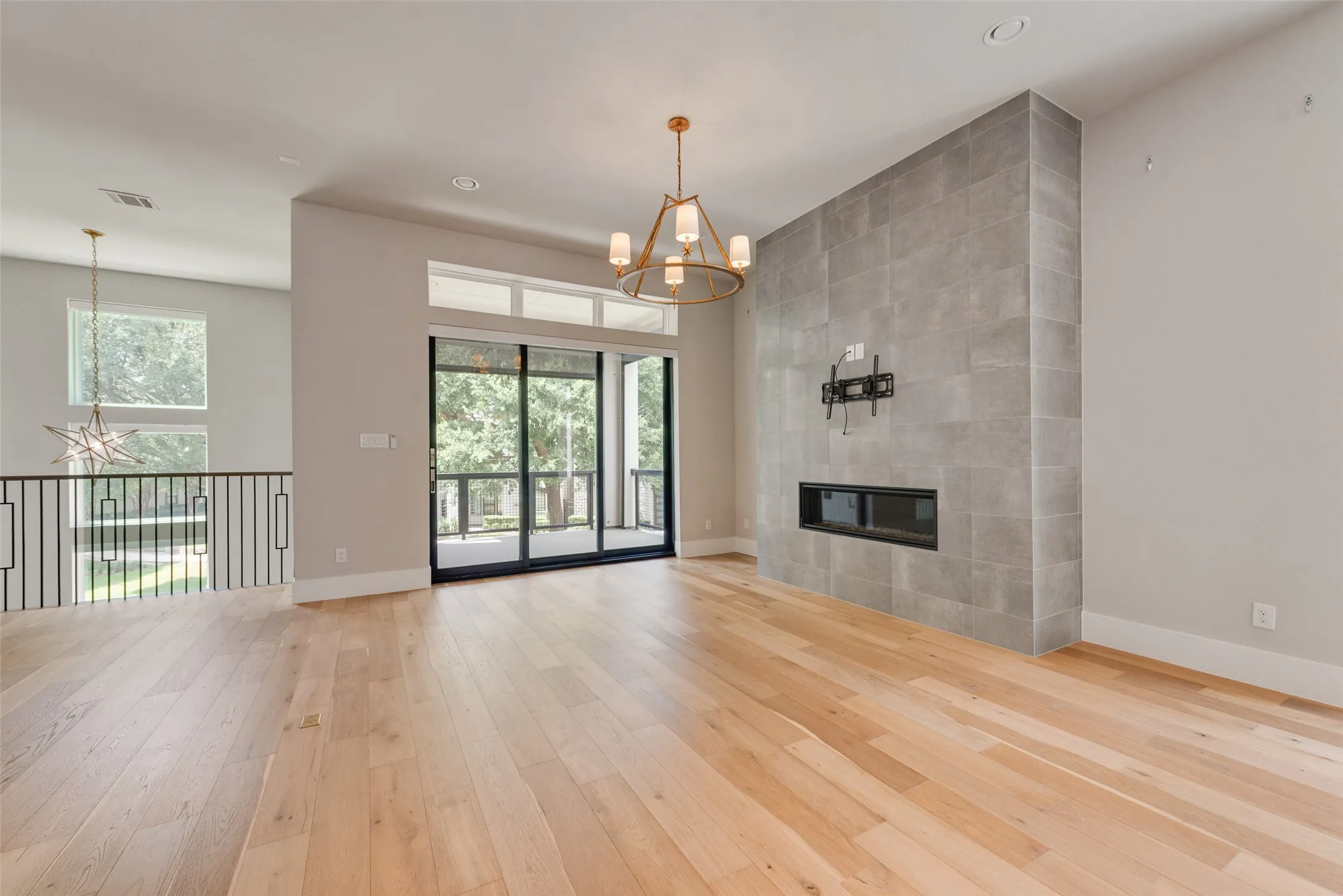Single Family Residence For Rent in Collin County , 6120 Preserve Drive, Plano, Texas 75024, 3 Bedroom, 3 Bathroom, 2 Garage spaces, 2,133 Sqft, built in 2019, mls#21369132, Real Estate Agent in Plano, Homes For Rent in Collin county, Homes For Rent in Plano, Realtor in Plano Texas, Real Estate Brokerage Independent Realty Texas, Luminita Cordes Realtor