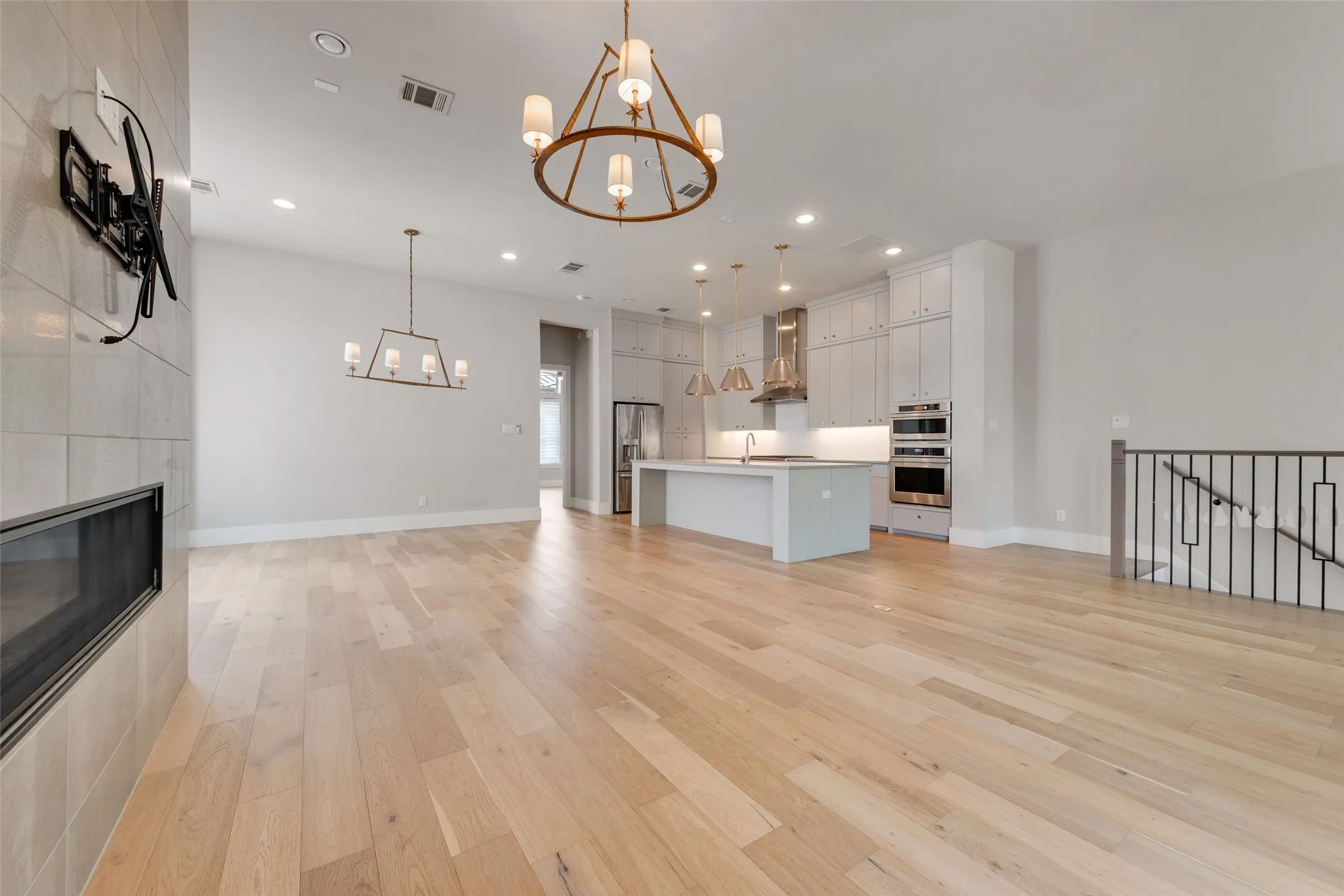 Single Family Residence For Rent in Collin County , 6120 Preserve Drive, Plano, Texas 75024, 3 Bedroom, 3 Bathroom, 2 Garage spaces, 2,133 Sqft, built in 2019, mls#21369132, Real Estate Agent in Plano, Homes For Rent in Collin county, Homes For Rent in Plano, Realtor in Plano Texas, Real Estate Brokerage Independent Realty Texas, Luminita Cordes Realtor