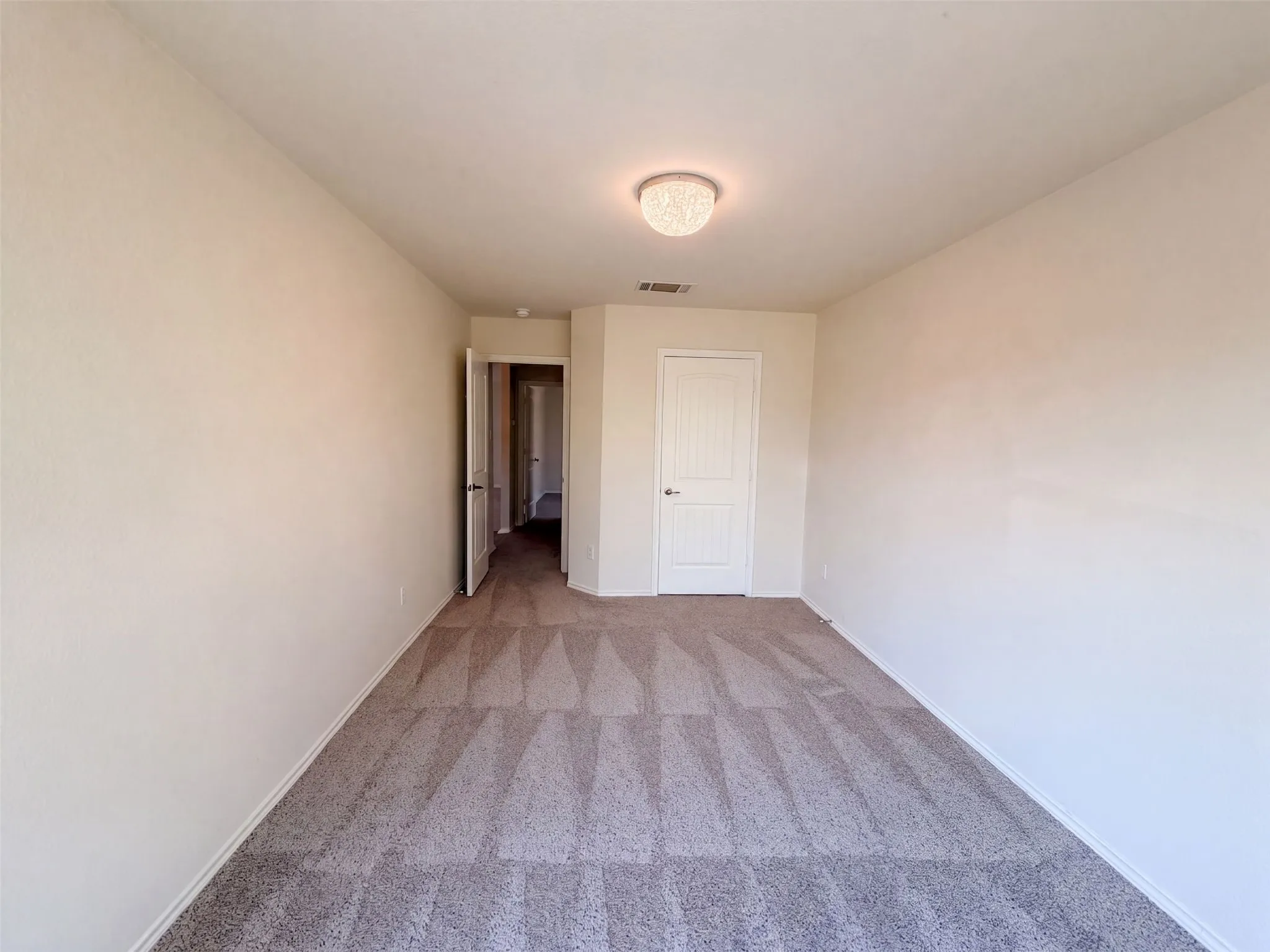 Single Family Residence For Sale in Kaufman County , 2011 Allyson Drive, Heartland, Texas 75126, 3 Bedroom, 2 Bathroom, 2 Garage spaces, 1,527 Sqft, built in 2009, mls#21371449, Real Estate Agent in Heartland, Homes For Sale in Kaufman county, Homes For Sale in Heartland, Realtor in Heartland Texas, Real Estate Brokerage Independent Realty Texas, Luminita Cordes Realtor