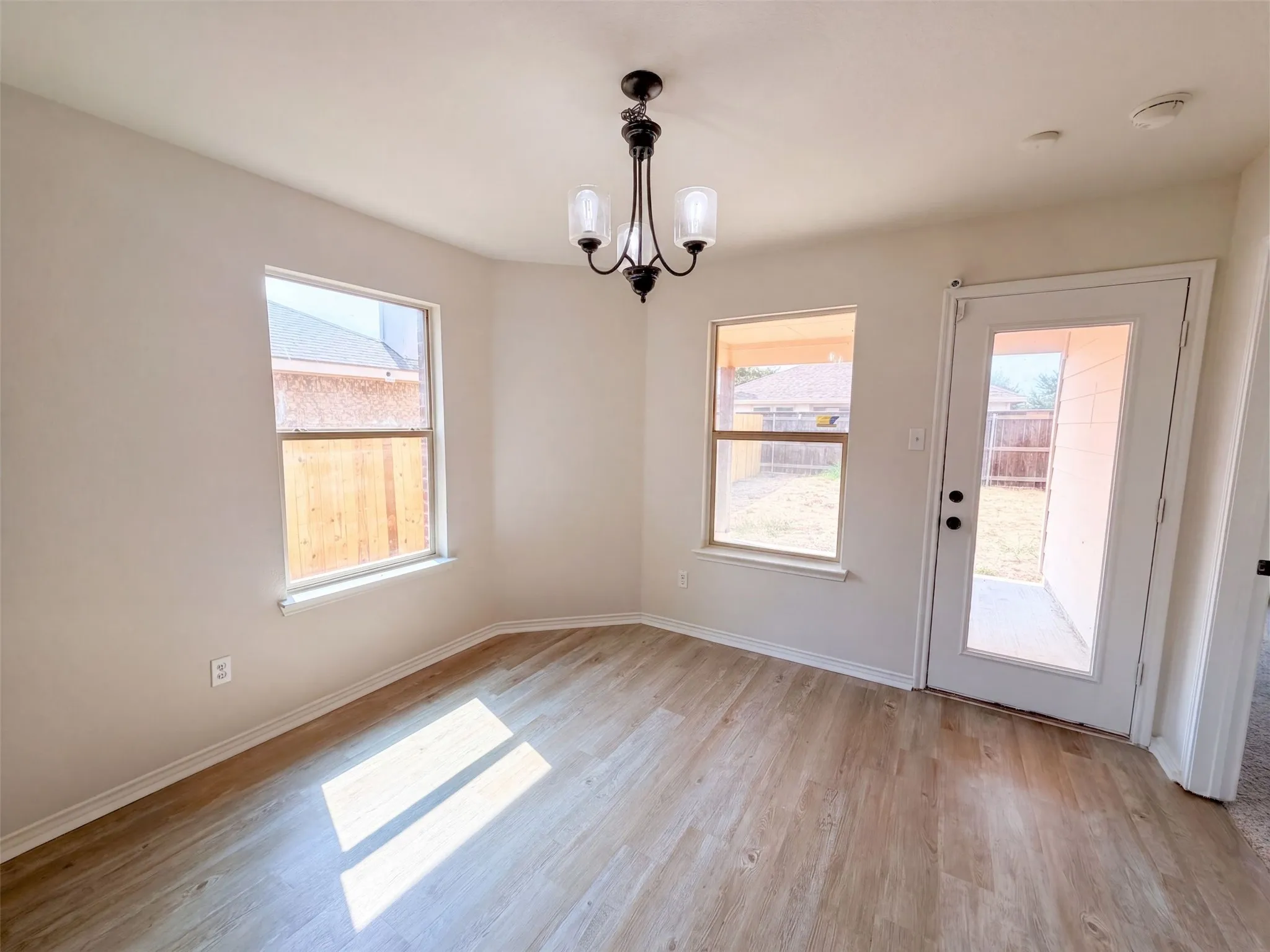 Single Family Residence For Sale in Kaufman County , 2011 Allyson Drive, Heartland, Texas 75126, 3 Bedroom, 2 Bathroom, 2 Garage spaces, 1,527 Sqft, built in 2009, mls#21371449, Real Estate Agent in Heartland, Homes For Sale in Kaufman county, Homes For Sale in Heartland, Realtor in Heartland Texas, Real Estate Brokerage Independent Realty Texas, Luminita Cordes Realtor