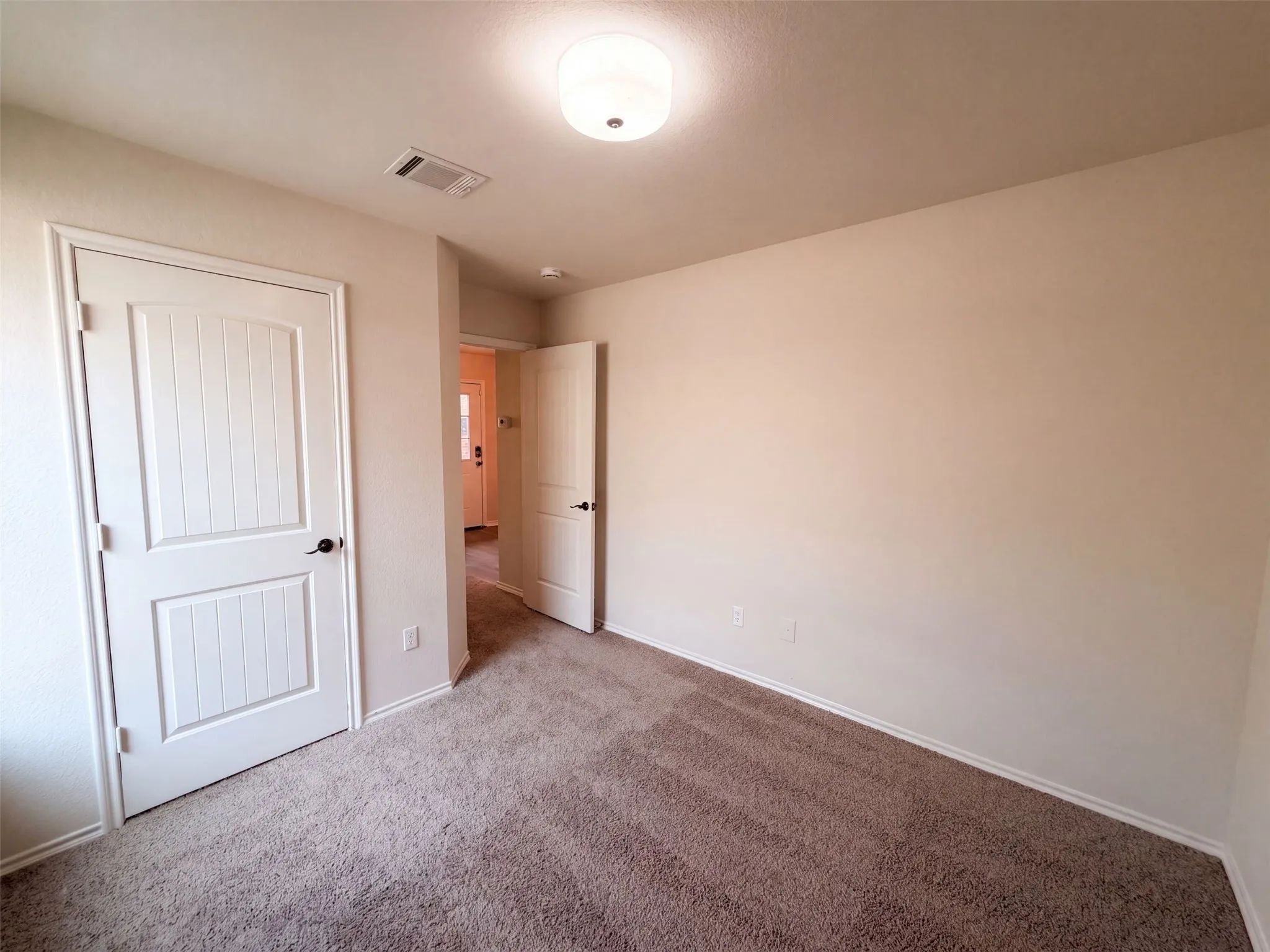 Single Family Residence For Sale in Kaufman County , 2011 Allyson Drive, Heartland, Texas 75126, 3 Bedroom, 2 Bathroom, 2 Garage spaces, 1,527 Sqft, built in 2009, mls#21371449, Real Estate Agent in Heartland, Homes For Sale in Kaufman county, Homes For Sale in Heartland, Realtor in Heartland Texas, Real Estate Brokerage Independent Realty Texas, Luminita Cordes Realtor