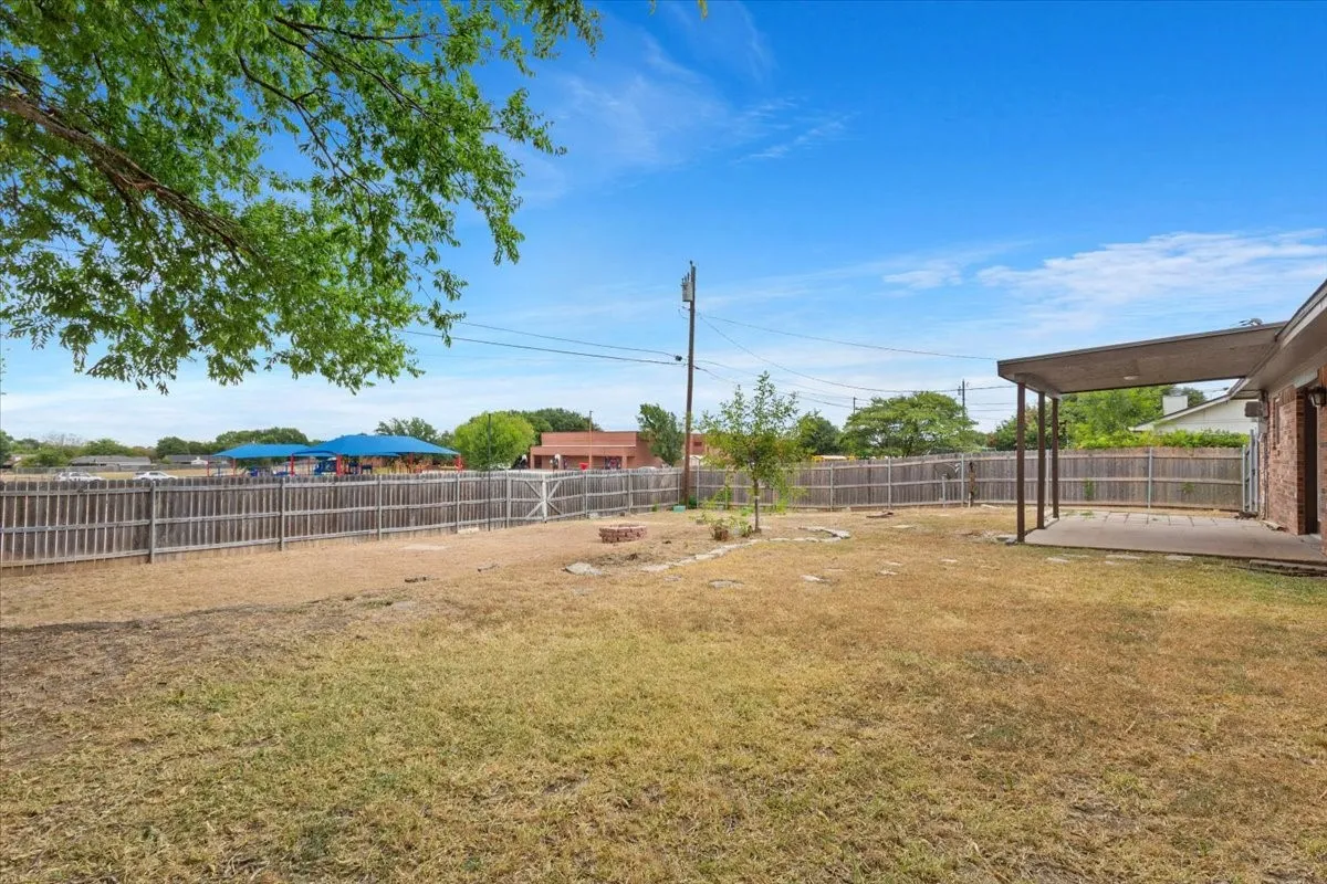 Single Family Residence For Sale in Mc Lennan County , 928 Vail Highlands, Hewitt, Texas 76643, 3 Bedroom, 2 Bathroom, 2 Garage spaces, 1,554 Sqft, built in 1983, mls#21370253, Real Estate Agent in Hewitt, Homes For Sale in Mc Lennan county, Homes For Sale in Hewitt, Realtor in Hewitt Texas, Real Estate Brokerage Independent Realty Texas, Luminita Cordes Realtor