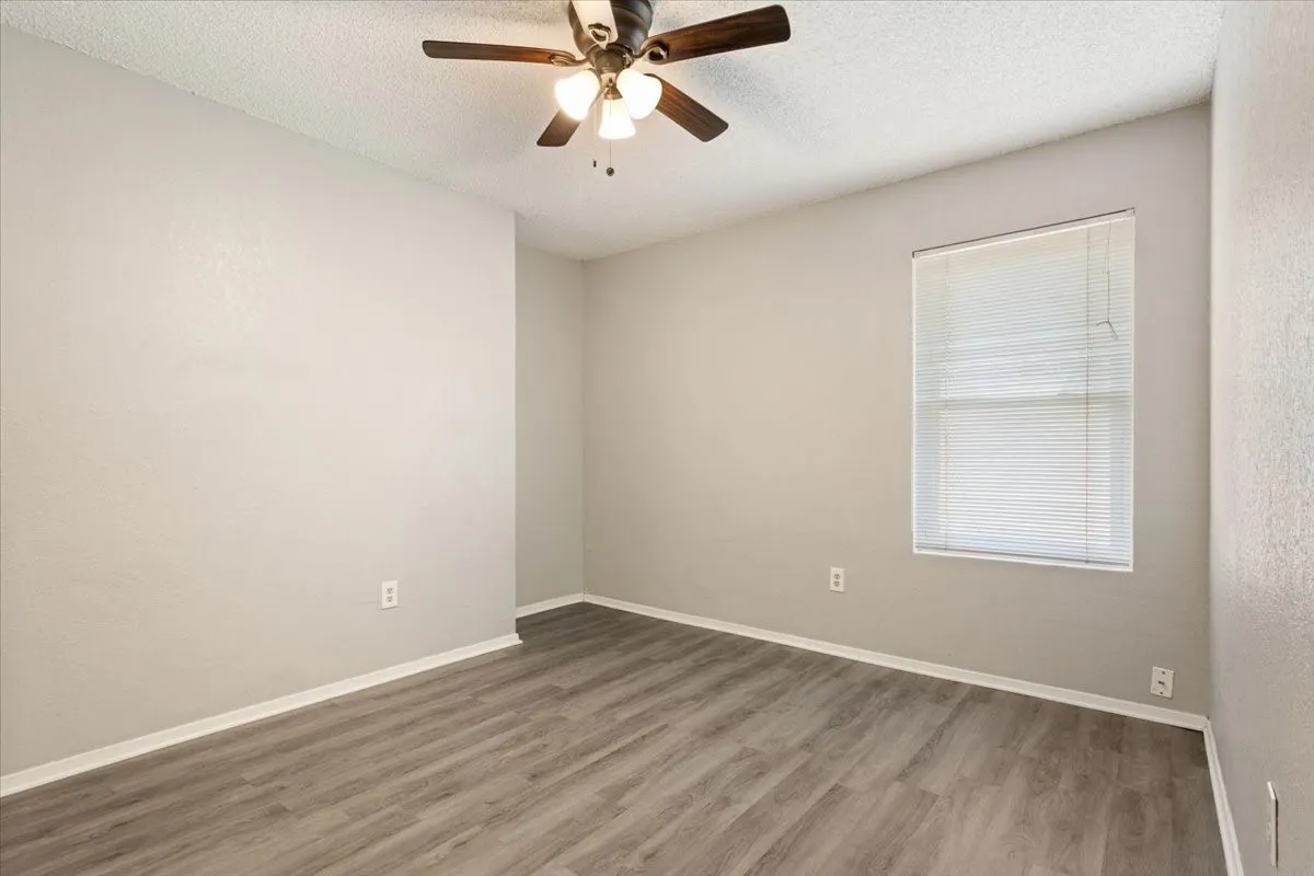Single Family Residence For Sale in Mc Lennan County , 928 Vail Highlands, Hewitt, Texas 76643, 3 Bedroom, 2 Bathroom, 2 Garage spaces, 1,554 Sqft, built in 1983, mls#21370253, Real Estate Agent in Hewitt, Homes For Sale in Mc Lennan county, Homes For Sale in Hewitt, Realtor in Hewitt Texas, Real Estate Brokerage Independent Realty Texas, Luminita Cordes Realtor