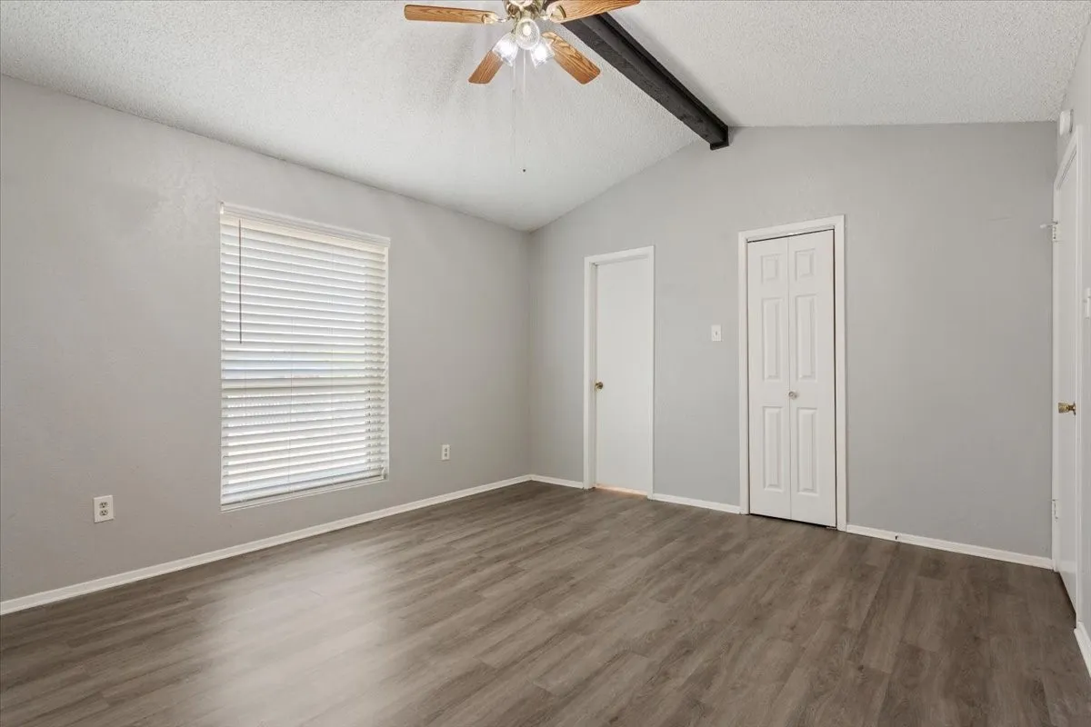 Single Family Residence For Sale in Mc Lennan County , 928 Vail Highlands, Hewitt, Texas 76643, 3 Bedroom, 2 Bathroom, 2 Garage spaces, 1,554 Sqft, built in 1983, mls#21370253, Real Estate Agent in Hewitt, Homes For Sale in Mc Lennan county, Homes For Sale in Hewitt, Realtor in Hewitt Texas, Real Estate Brokerage Independent Realty Texas, Luminita Cordes Realtor