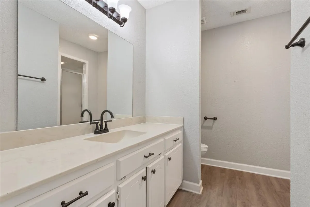 Single Family Residence For Sale in Mc Lennan County , 928 Vail Highlands, Hewitt, Texas 76643, 3 Bedroom, 2 Bathroom, 2 Garage spaces, 1,554 Sqft, built in 1983, mls#21370253, Real Estate Agent in Hewitt, Homes For Sale in Mc Lennan county, Homes For Sale in Hewitt, Realtor in Hewitt Texas, Real Estate Brokerage Independent Realty Texas, Luminita Cordes Realtor