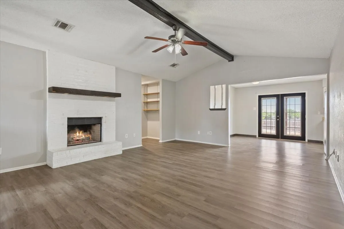 Single Family Residence For Sale in Mc Lennan County , 928 Vail Highlands, Hewitt, Texas 76643, 3 Bedroom, 2 Bathroom, 2 Garage spaces, 1,554 Sqft, built in 1983, mls#21370253, Real Estate Agent in Hewitt, Homes For Sale in Mc Lennan county, Homes For Sale in Hewitt, Realtor in Hewitt Texas, Real Estate Brokerage Independent Realty Texas, Luminita Cordes Realtor