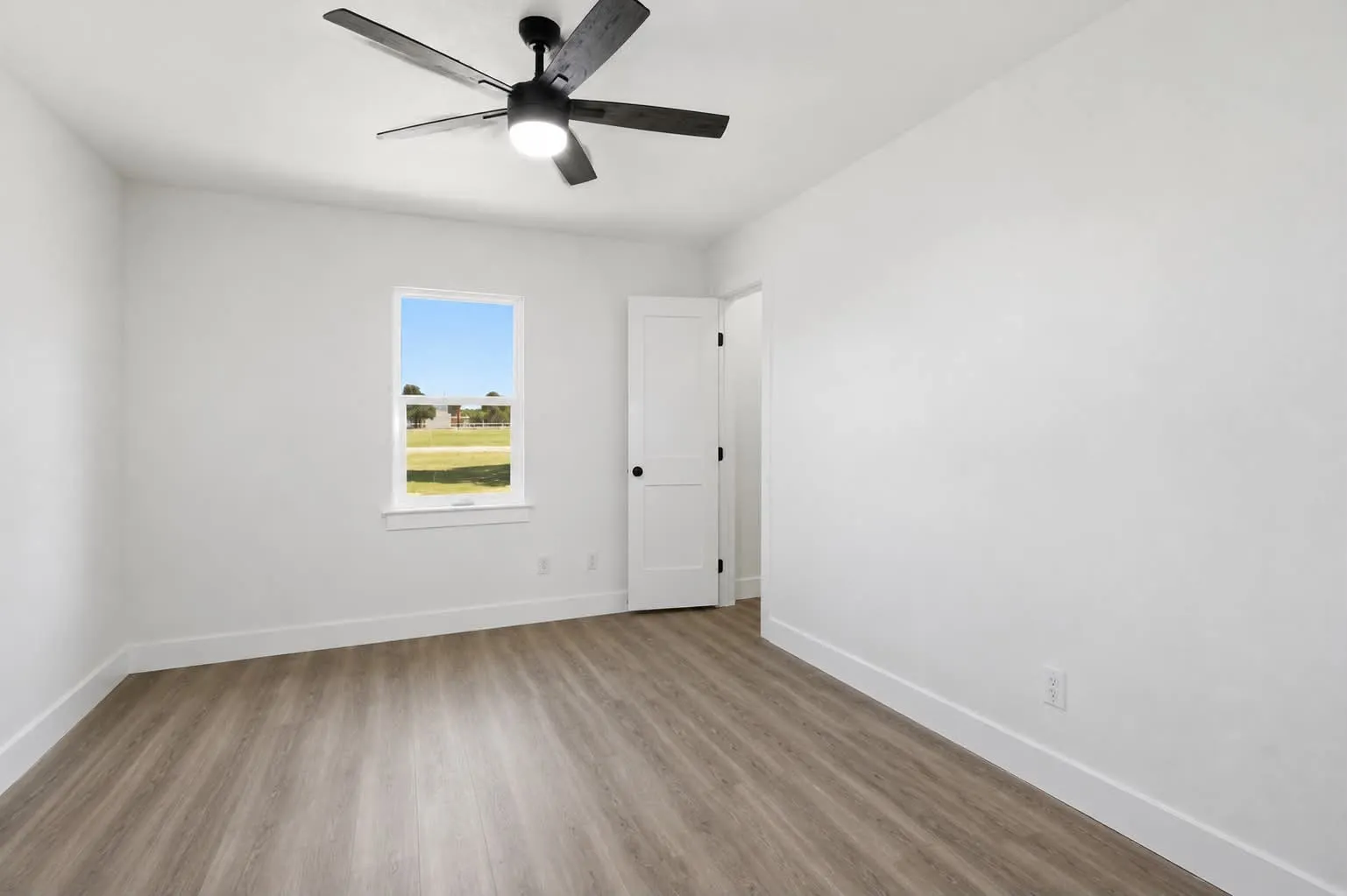 Single Family Residence For Sale in Taylor County , 141 Southfork Drive, Tuscola, Texas 79562, 4 Bedroom, 2 Bathroom, 2 Garage spaces, 2,743 Sqft, built in 1985, mls#21370750, Real Estate Agent in Tuscola, Homes For Sale in Taylor county, Homes For Sale in Tuscola, Realtor in Tuscola Texas, Real Estate Brokerage Independent Realty Texas, Luminita Cordes Realtor