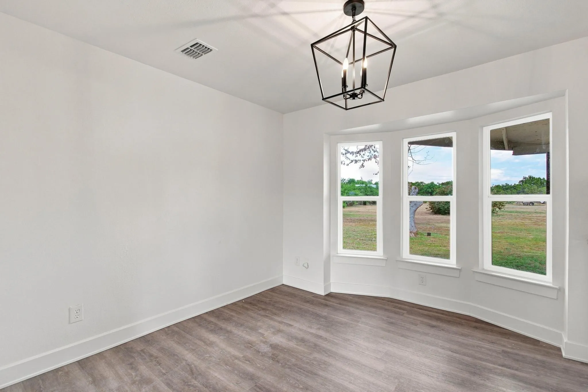 Single Family Residence For Sale in Taylor County , 141 Southfork Drive, Tuscola, Texas 79562, 4 Bedroom, 2 Bathroom, 2 Garage spaces, 2,743 Sqft, built in 1985, mls#21370750, Real Estate Agent in Tuscola, Homes For Sale in Taylor county, Homes For Sale in Tuscola, Realtor in Tuscola Texas, Real Estate Brokerage Independent Realty Texas, Luminita Cordes Realtor