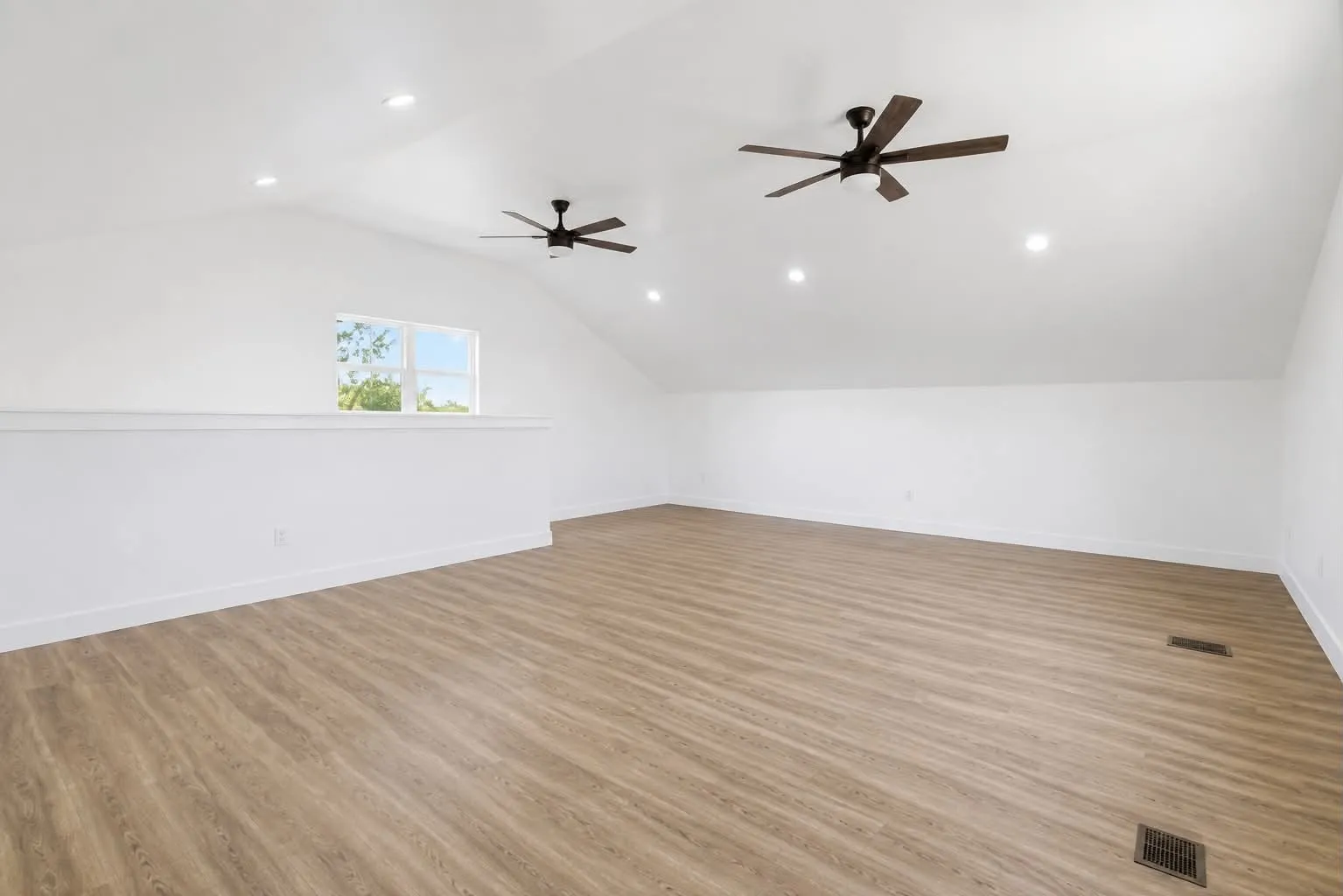 Single Family Residence For Sale in Taylor County , 141 Southfork Drive, Tuscola, Texas 79562, 4 Bedroom, 2 Bathroom, 2 Garage spaces, 2,743 Sqft, built in 1985, mls#21370750, Real Estate Agent in Tuscola, Homes For Sale in Taylor county, Homes For Sale in Tuscola, Realtor in Tuscola Texas, Real Estate Brokerage Independent Realty Texas, Luminita Cordes Realtor
