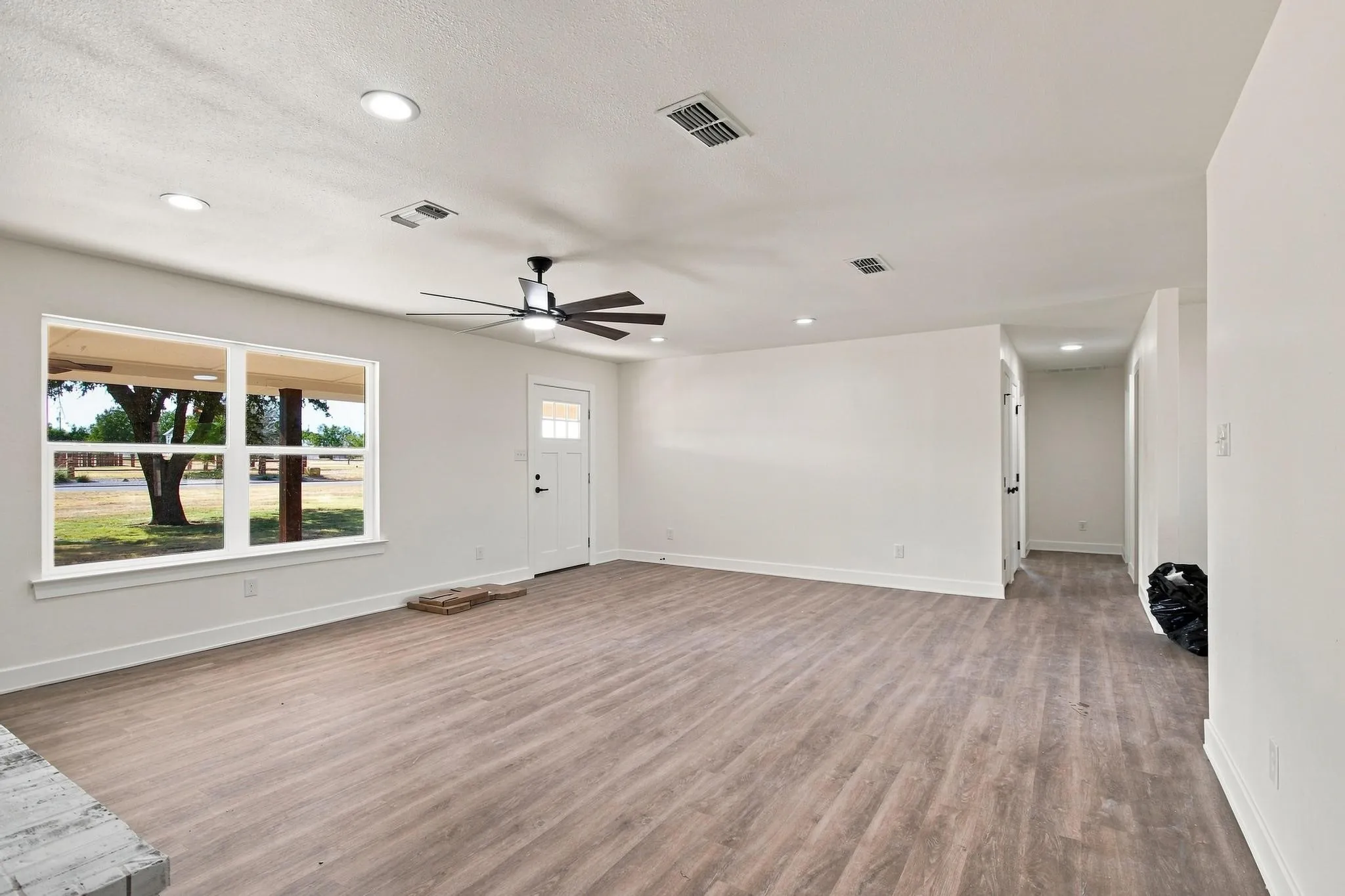 Single Family Residence For Sale in Taylor County , 141 Southfork Drive, Tuscola, Texas 79562, 4 Bedroom, 2 Bathroom, 2 Garage spaces, 2,743 Sqft, built in 1985, mls#21370750, Real Estate Agent in Tuscola, Homes For Sale in Taylor county, Homes For Sale in Tuscola, Realtor in Tuscola Texas, Real Estate Brokerage Independent Realty Texas, Luminita Cordes Realtor