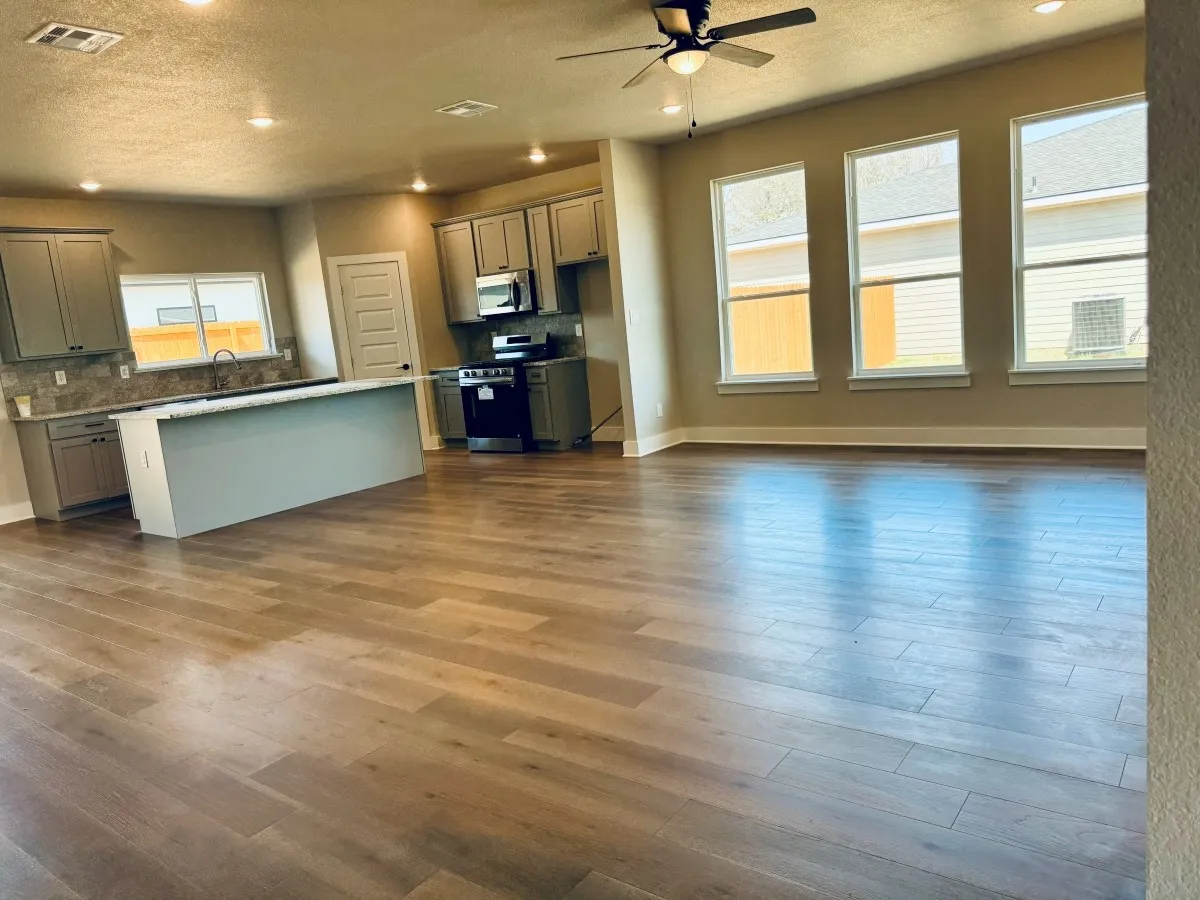 Single Family Residence For Rent in Smith County , 15528 Greenhouse Way, Lindale, Texas 75771, 3 Bedroom, 2 Bathroom, 2 Garage spaces, 1,607 Sqft, built in 2025, mls#21371462, Real Estate Agent in Lindale, Homes For Rent in Smith county, Homes For Rent in Lindale, Realtor in Lindale Texas, Real Estate Brokerage Independent Realty Texas, Luminita Cordes Realtor