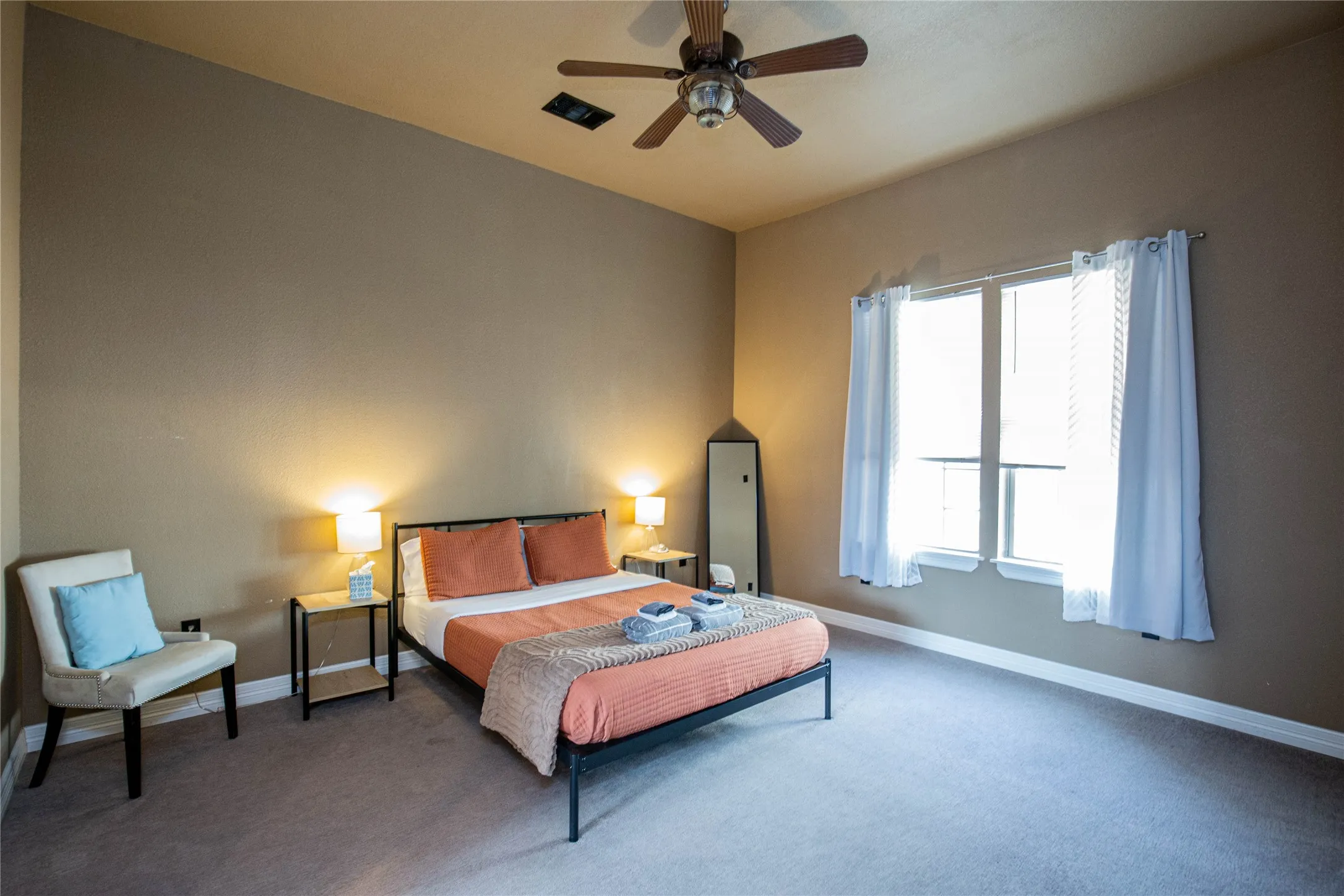 Single Family Residence For Sale in Mc Lennan County , 929 N 12th Street, Waco, Texas 76707, 3 Bedroom, 3 Bathroom, 1 Garage spaces, 1,462 Sqft, built in 1915, mls#21371453, Real Estate Agent in Waco, Homes For Sale in Mc Lennan county, Homes For Sale in Waco, Realtor in Waco Texas, Real Estate Brokerage Independent Realty Texas, Luminita Cordes Realtor