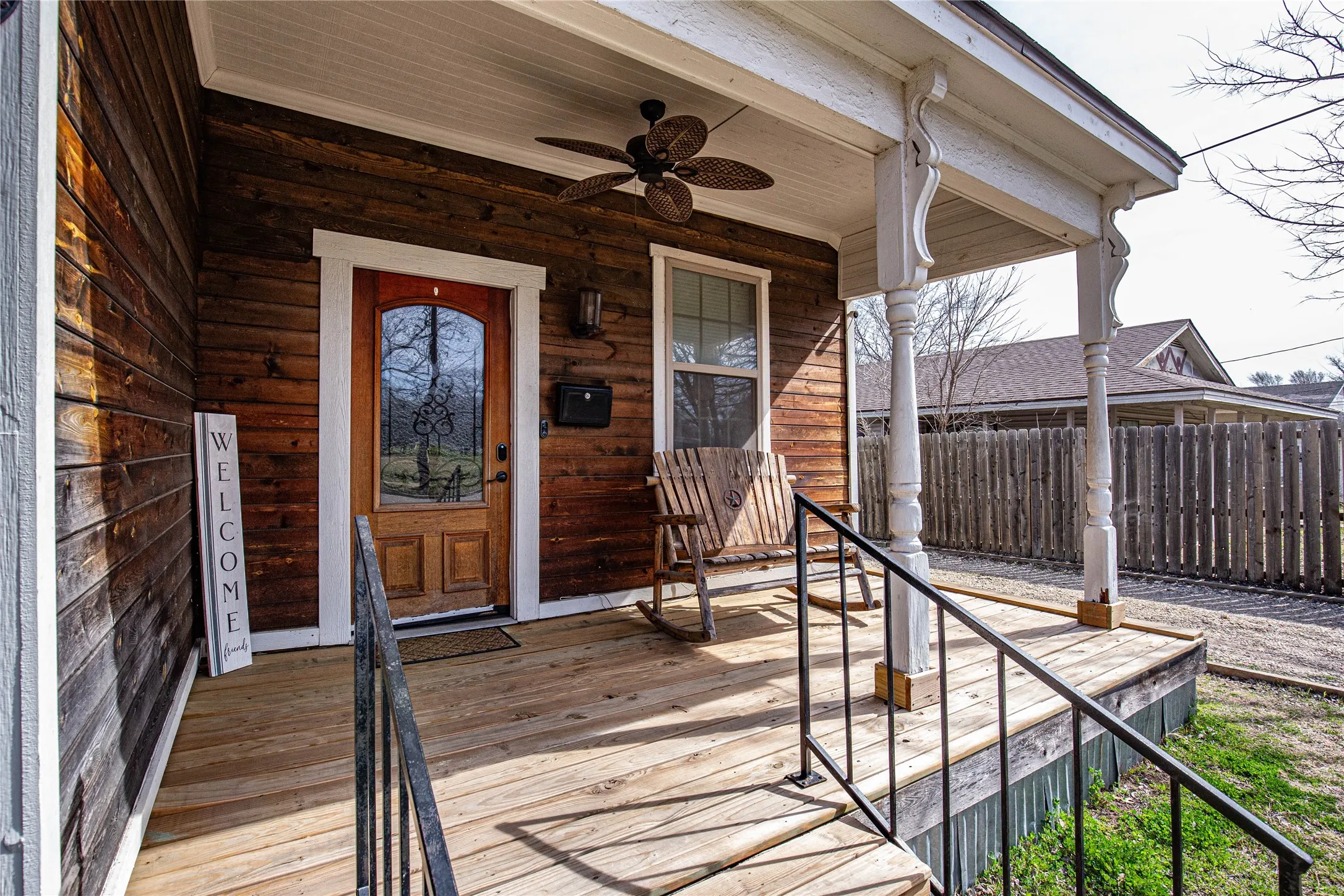 Single Family Residence For Sale in Mc Lennan County , 929 N 12th Street, Waco, Texas 76707, 3 Bedroom, 3 Bathroom, 1 Garage spaces, 1,462 Sqft, built in 1915, mls#21371453, Real Estate Agent in Waco, Homes For Sale in Mc Lennan county, Homes For Sale in Waco, Realtor in Waco Texas, Real Estate Brokerage Independent Realty Texas, Luminita Cordes Realtor