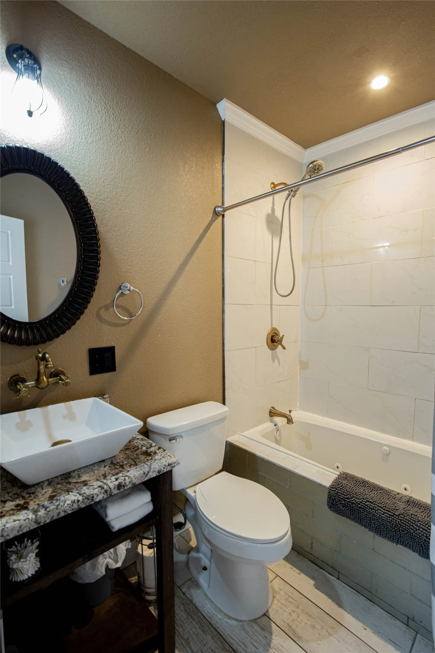 Single Family Residence For Sale in Mc Lennan County , 929 N 12th Street, Waco, Texas 76707, 3 Bedroom, 3 Bathroom, 1 Garage spaces, 1,462 Sqft, built in 1915, mls#21371453, Real Estate Agent in Waco, Homes For Sale in Mc Lennan county, Homes For Sale in Waco, Realtor in Waco Texas, Real Estate Brokerage Independent Realty Texas, Luminita Cordes Realtor