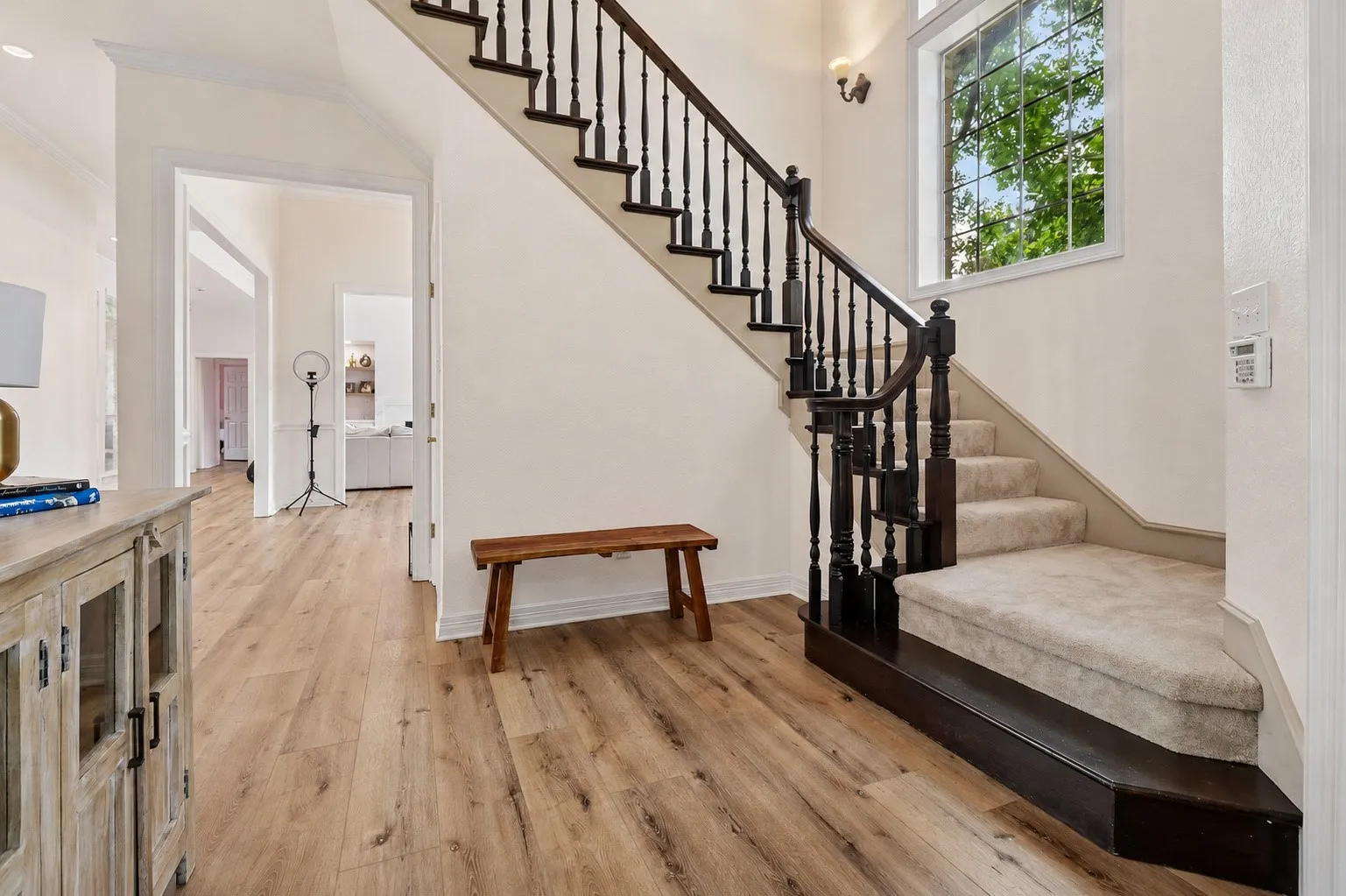 Single Family Residence For Sale in Tarrant County , 2700 Cottonwood Lane, Colleyville, Texas 76034, 4 Bedroom, 4 Bathroom, 3 Garage spaces, 3,778 Sqft, built in 1989, mls#21370166, Real Estate Agent in Colleyville, Homes For Sale in Tarrant county, Homes For Sale in Colleyville, Realtor in Colleyville Texas, Real Estate Brokerage Independent Realty Texas, Luminita Cordes Realtor