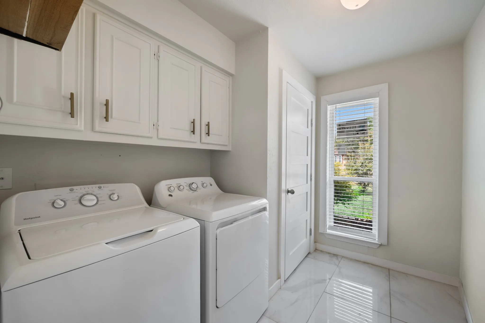 Single Family Residence For Sale in Dallas County , 1702 Baltimore Drive, Richardson, Texas 75081, 4 Bedroom, 3 Bathroom, 2 Garage spaces, 2,178 Sqft, built in 1973, mls#21370679, Real Estate Agent in Richardson, Homes For Sale in Dallas county, Homes For Sale in Richardson, Realtor in Richardson Texas, Real Estate Brokerage Independent Realty Texas, Luminita Cordes Realtor