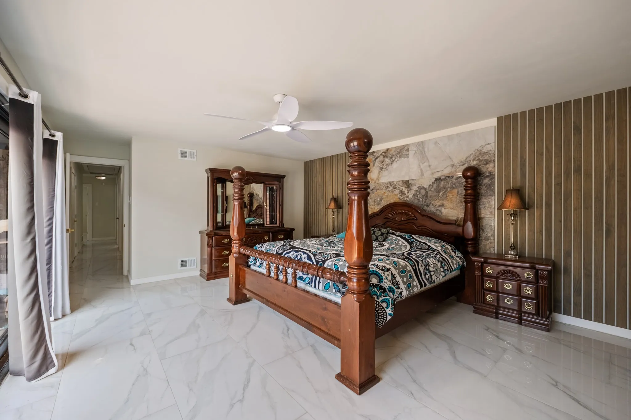 Single Family Residence For Sale in Dallas County , 1702 Baltimore Drive, Richardson, Texas 75081, 4 Bedroom, 3 Bathroom, 2 Garage spaces, 2,178 Sqft, built in 1973, mls#21370679, Real Estate Agent in Richardson, Homes For Sale in Dallas county, Homes For Sale in Richardson, Realtor in Richardson Texas, Real Estate Brokerage Independent Realty Texas, Luminita Cordes Realtor