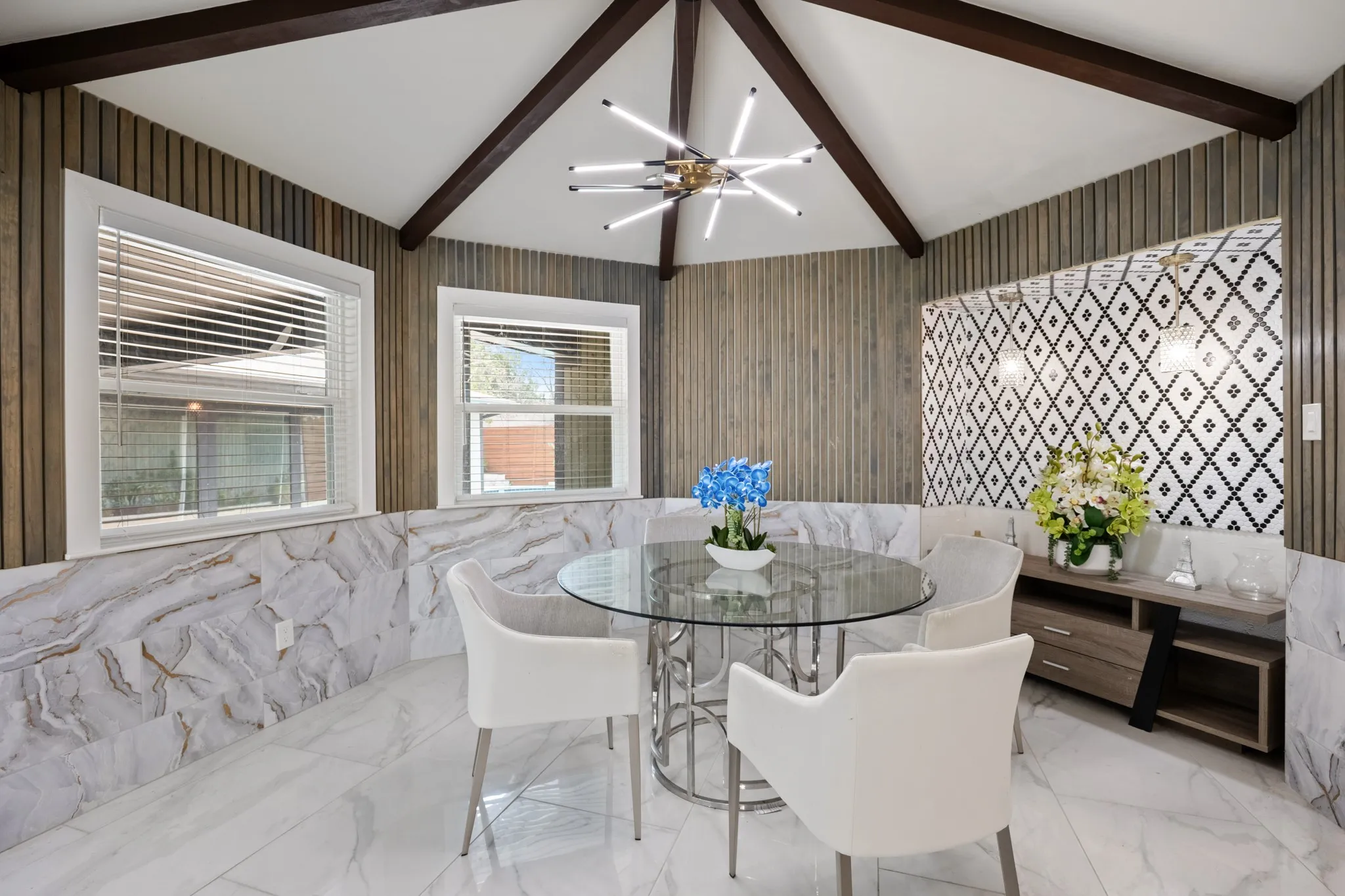 Single Family Residence For Sale in Dallas County , 1702 Baltimore Drive, Richardson, Texas 75081, 4 Bedroom, 3 Bathroom, 2 Garage spaces, 2,178 Sqft, built in 1973, mls#21370679, Real Estate Agent in Richardson, Homes For Sale in Dallas county, Homes For Sale in Richardson, Realtor in Richardson Texas, Real Estate Brokerage Independent Realty Texas, Luminita Cordes Realtor