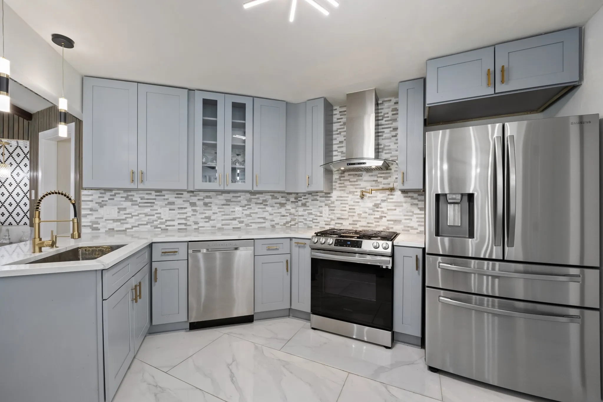 Single Family Residence For Sale in Dallas County , 1702 Baltimore Drive, Richardson, Texas 75081, 4 Bedroom, 3 Bathroom, 2 Garage spaces, 2,178 Sqft, built in 1973, mls#21370679, Real Estate Agent in Richardson, Homes For Sale in Dallas county, Homes For Sale in Richardson, Realtor in Richardson Texas, Real Estate Brokerage Independent Realty Texas, Luminita Cordes Realtor