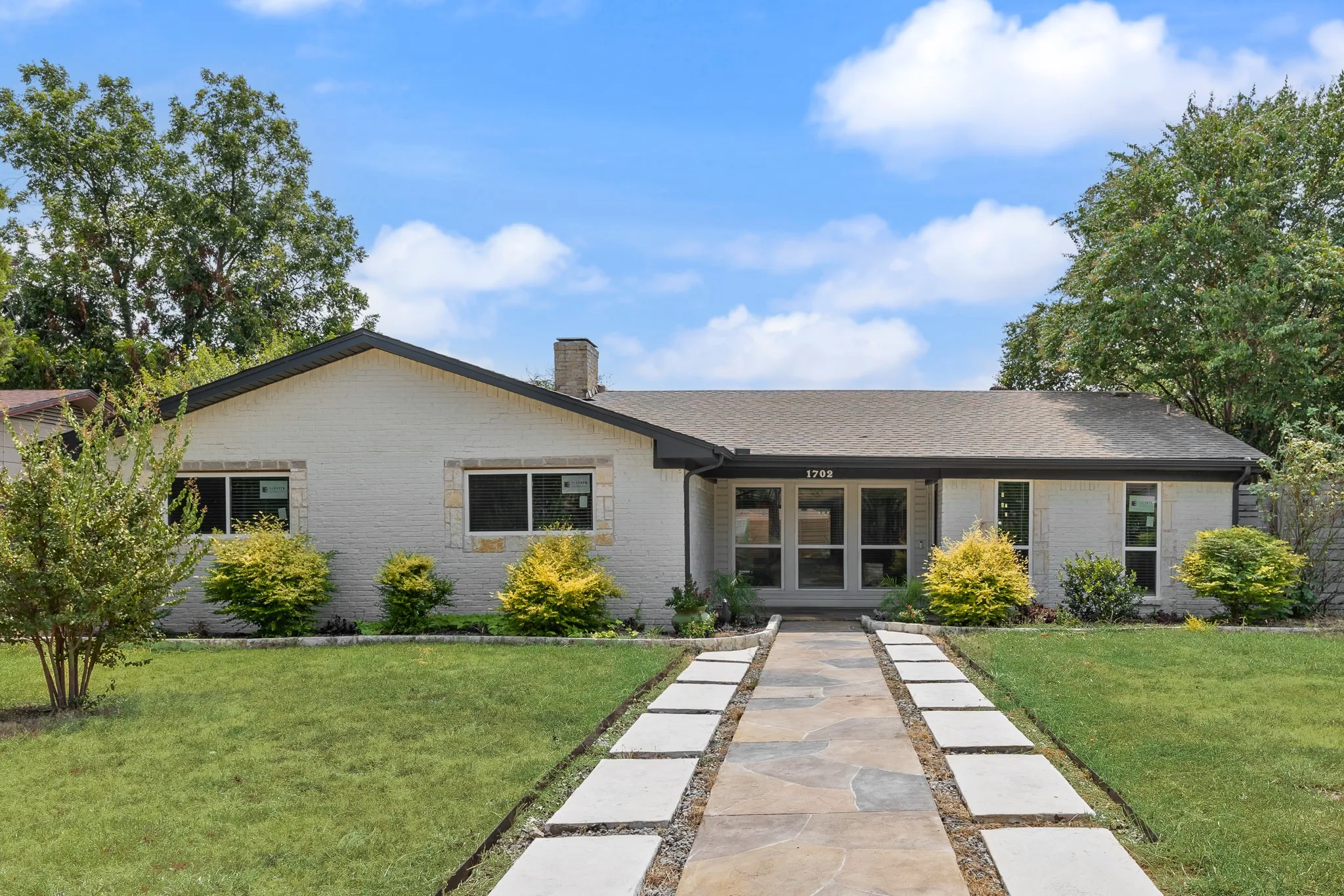 Single Family Residence For Sale in Dallas County , 1702 Baltimore Drive, Richardson, Texas 75081, 4 Bedroom, 3 Bathroom, 2 Garage spaces, 2,178 Sqft, built in 1973, mls#21370679, Real Estate Agent in Richardson, Homes For Sale in Dallas county, Homes For Sale in Richardson, Realtor in Richardson Texas, Real Estate Brokerage Independent Realty Texas, Luminita Cordes Realtor
