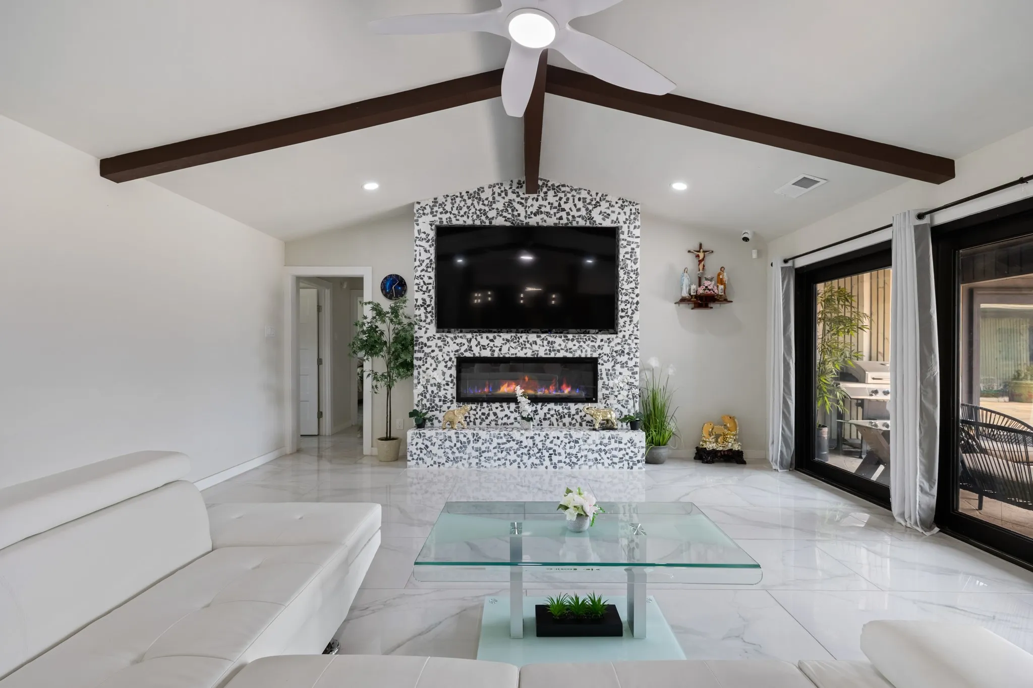 Single Family Residence For Sale in Dallas County , 1702 Baltimore Drive, Richardson, Texas 75081, 4 Bedroom, 3 Bathroom, 2 Garage spaces, 2,178 Sqft, built in 1973, mls#21370679, Real Estate Agent in Richardson, Homes For Sale in Dallas county, Homes For Sale in Richardson, Realtor in Richardson Texas, Real Estate Brokerage Independent Realty Texas, Luminita Cordes Realtor
