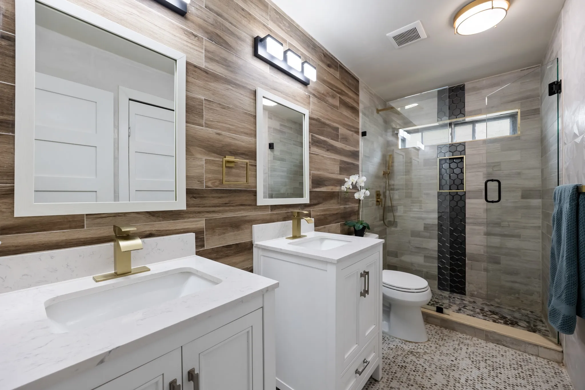 Single Family Residence For Sale in Dallas County , 1702 Baltimore Drive, Richardson, Texas 75081, 4 Bedroom, 3 Bathroom, 2 Garage spaces, 2,178 Sqft, built in 1973, mls#21370679, Real Estate Agent in Richardson, Homes For Sale in Dallas county, Homes For Sale in Richardson, Realtor in Richardson Texas, Real Estate Brokerage Independent Realty Texas, Luminita Cordes Realtor