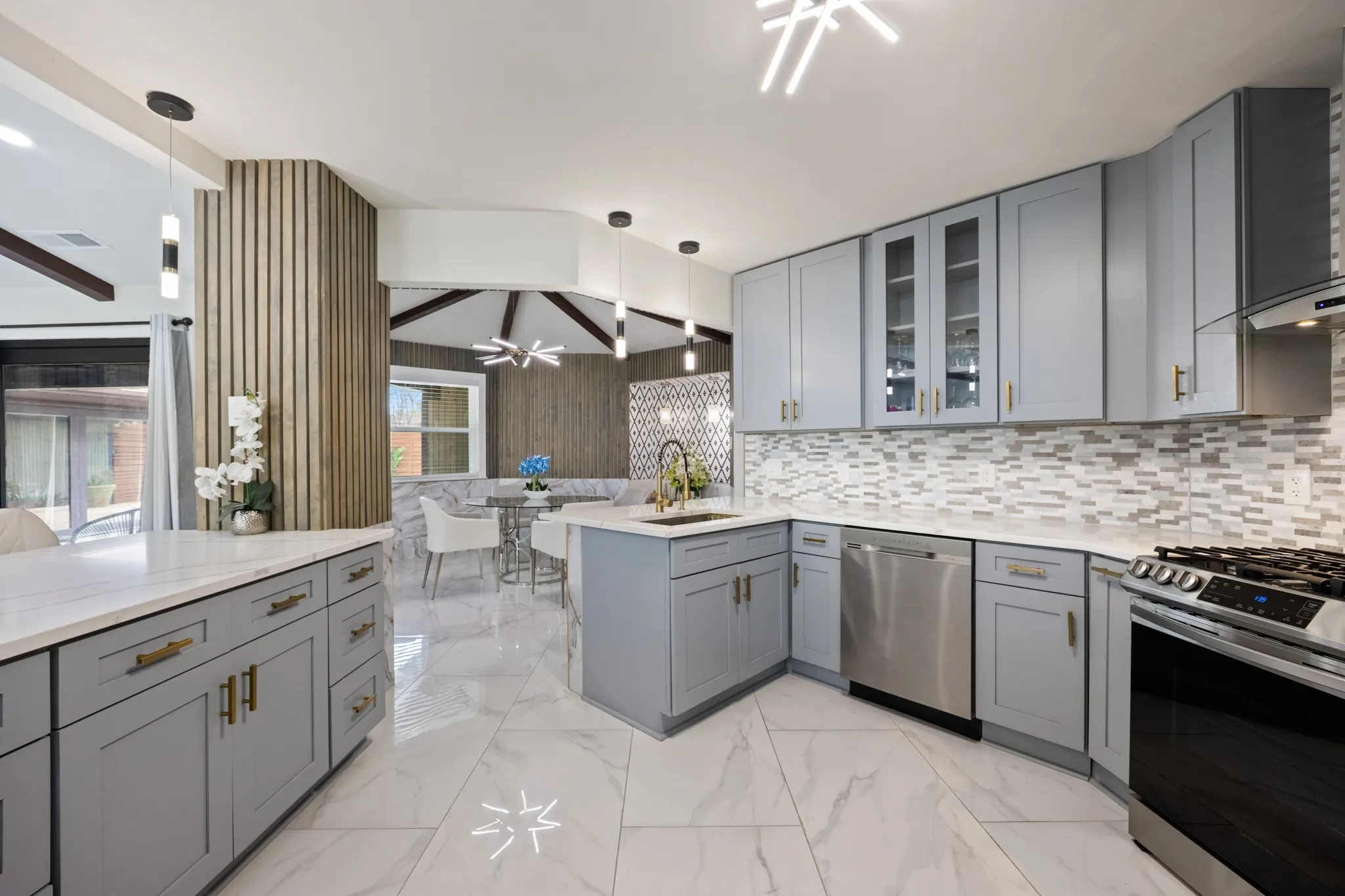 Single Family Residence For Sale in Dallas County , 1702 Baltimore Drive, Richardson, Texas 75081, 4 Bedroom, 3 Bathroom, 2 Garage spaces, 2,178 Sqft, built in 1973, mls#21370679, Real Estate Agent in Richardson, Homes For Sale in Dallas county, Homes For Sale in Richardson, Realtor in Richardson Texas, Real Estate Brokerage Independent Realty Texas, Luminita Cordes Realtor