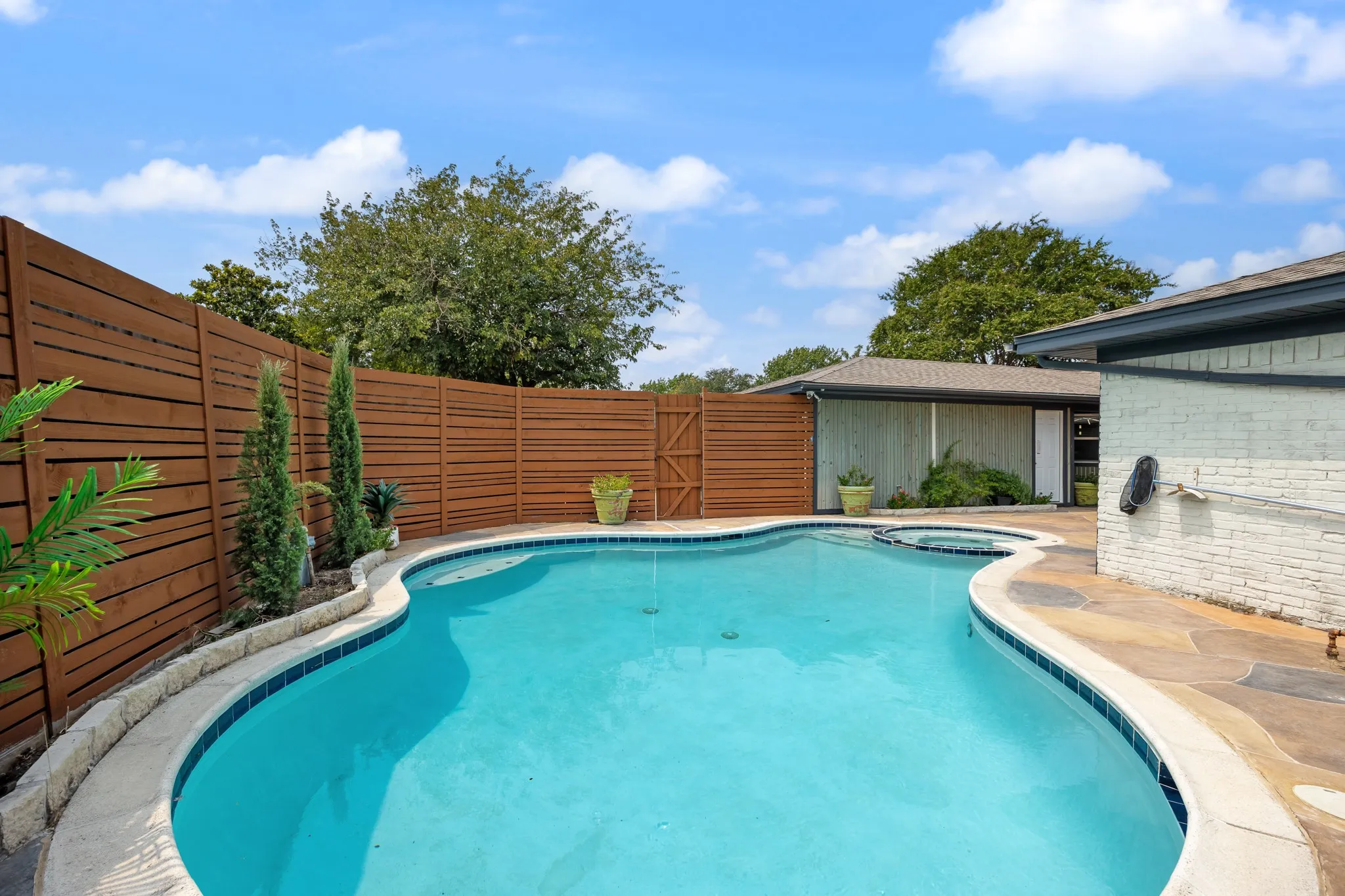 Single Family Residence For Sale in Dallas County , 1702 Baltimore Drive, Richardson, Texas 75081, 4 Bedroom, 3 Bathroom, 2 Garage spaces, 2,178 Sqft, built in 1973, mls#21370679, Real Estate Agent in Richardson, Homes For Sale in Dallas county, Homes For Sale in Richardson, Realtor in Richardson Texas, Real Estate Brokerage Independent Realty Texas, Luminita Cordes Realtor