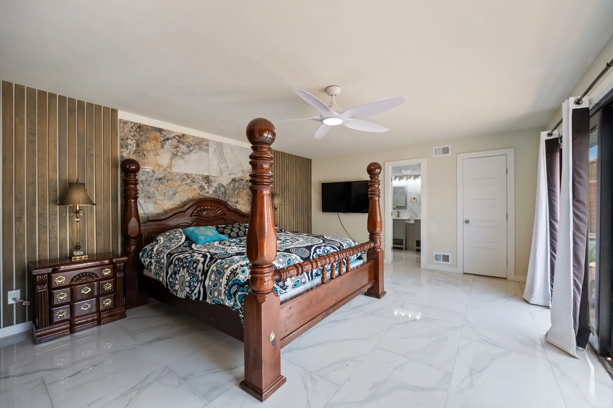 Single Family Residence For Sale in Dallas County , 1702 Baltimore Drive, Richardson, Texas 75081, 4 Bedroom, 3 Bathroom, 2 Garage spaces, 2,178 Sqft, built in 1973, mls#21370679, Real Estate Agent in Richardson, Homes For Sale in Dallas county, Homes For Sale in Richardson, Realtor in Richardson Texas, Real Estate Brokerage Independent Realty Texas, Luminita Cordes Realtor