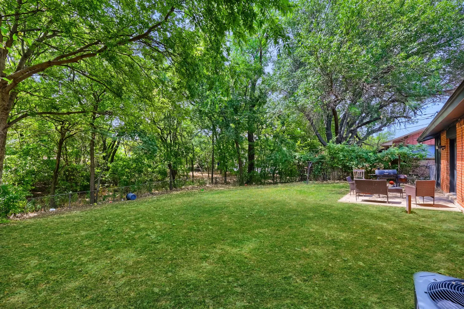 Single Family Residence For Rent in Dallas County , 267 Merribrook Trail, Duncanville, Texas 75116, 3 Bedroom, 2 Bathroom, 1 Garage spaces, 1,173 Sqft, built in 1971, mls#21371459, Real Estate Agent in Duncanville, Homes For Rent in Dallas county, Homes For Rent in Duncanville, Realtor in Duncanville Texas, Real Estate Brokerage Independent Realty Texas, Luminita Cordes Realtor