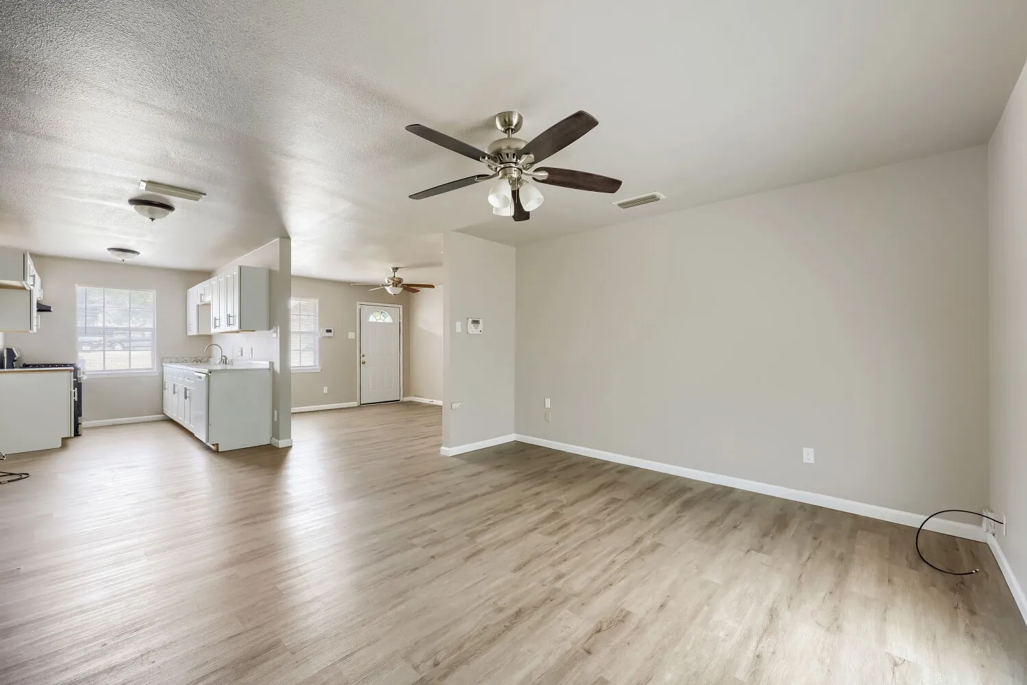Single Family Residence For Rent in Dallas County , 267 Merribrook Trail, Duncanville, Texas 75116, 3 Bedroom, 2 Bathroom, 1 Garage spaces, 1,173 Sqft, built in 1971, mls#21371459, Real Estate Agent in Duncanville, Homes For Rent in Dallas county, Homes For Rent in Duncanville, Realtor in Duncanville Texas, Real Estate Brokerage Independent Realty Texas, Luminita Cordes Realtor