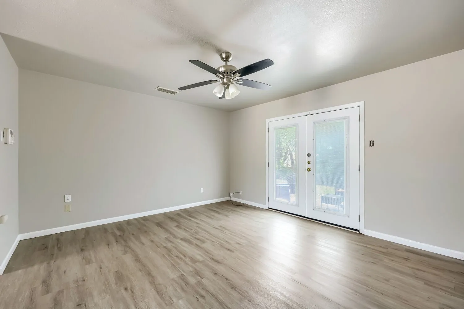 Single Family Residence For Rent in Dallas County , 267 Merribrook Trail, Duncanville, Texas 75116, 3 Bedroom, 2 Bathroom, 1 Garage spaces, 1,173 Sqft, built in 1971, mls#21371459, Real Estate Agent in Duncanville, Homes For Rent in Dallas county, Homes For Rent in Duncanville, Realtor in Duncanville Texas, Real Estate Brokerage Independent Realty Texas, Luminita Cordes Realtor