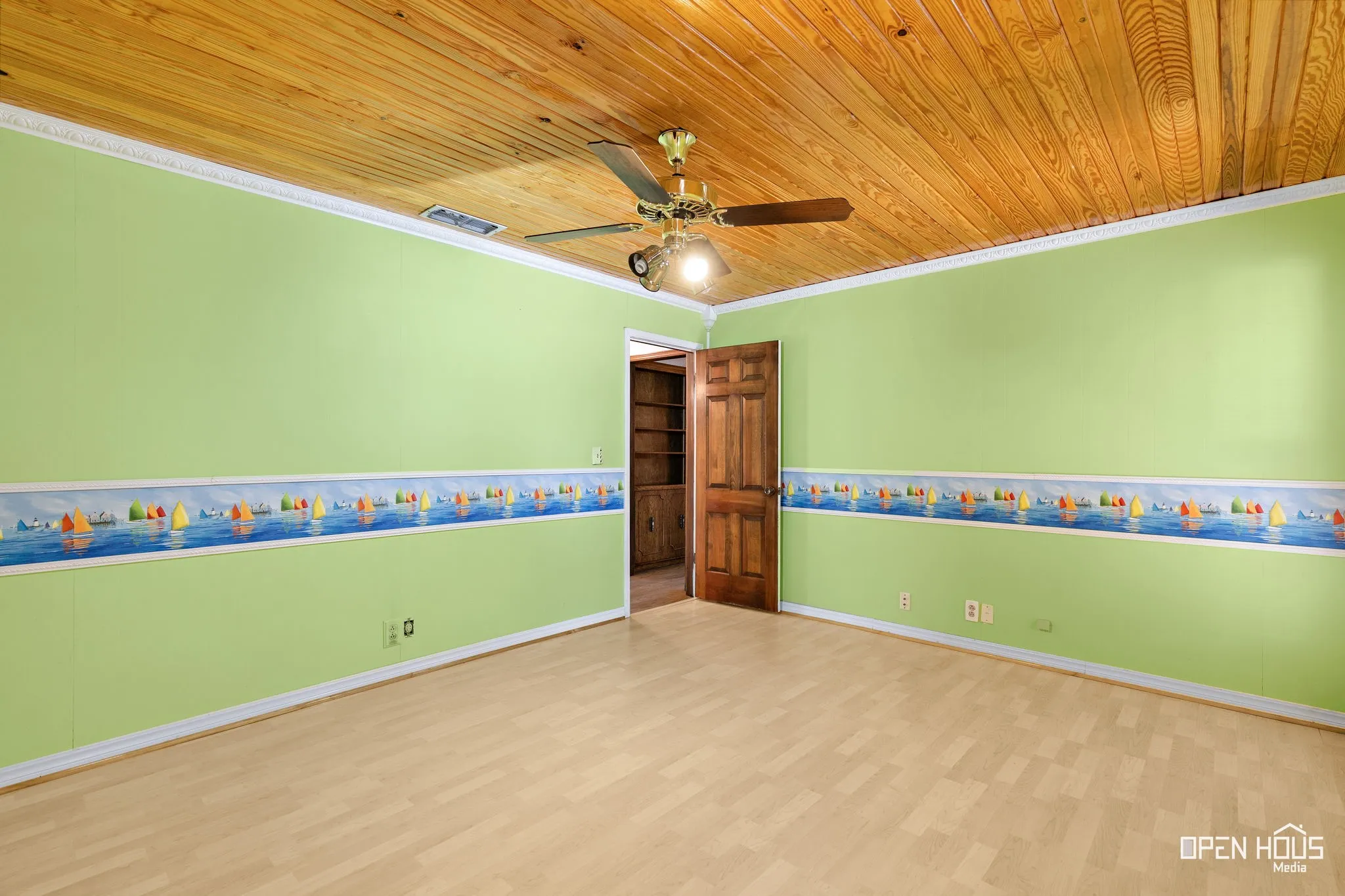 Single Family Residence For Sale in Clay County , 401 N Kay Street, Henrietta, Texas 76365, 3 Bedroom, 3 Bathroom, 3 Garage spaces, 2,645 Sqft, built in 1975, mls#21371474, Real Estate Agent in Henrietta, Homes For Sale in Clay county, Homes For Sale in Henrietta, Realtor in Henrietta Texas, Real Estate Brokerage Independent Realty Texas, Luminita Cordes Realtor