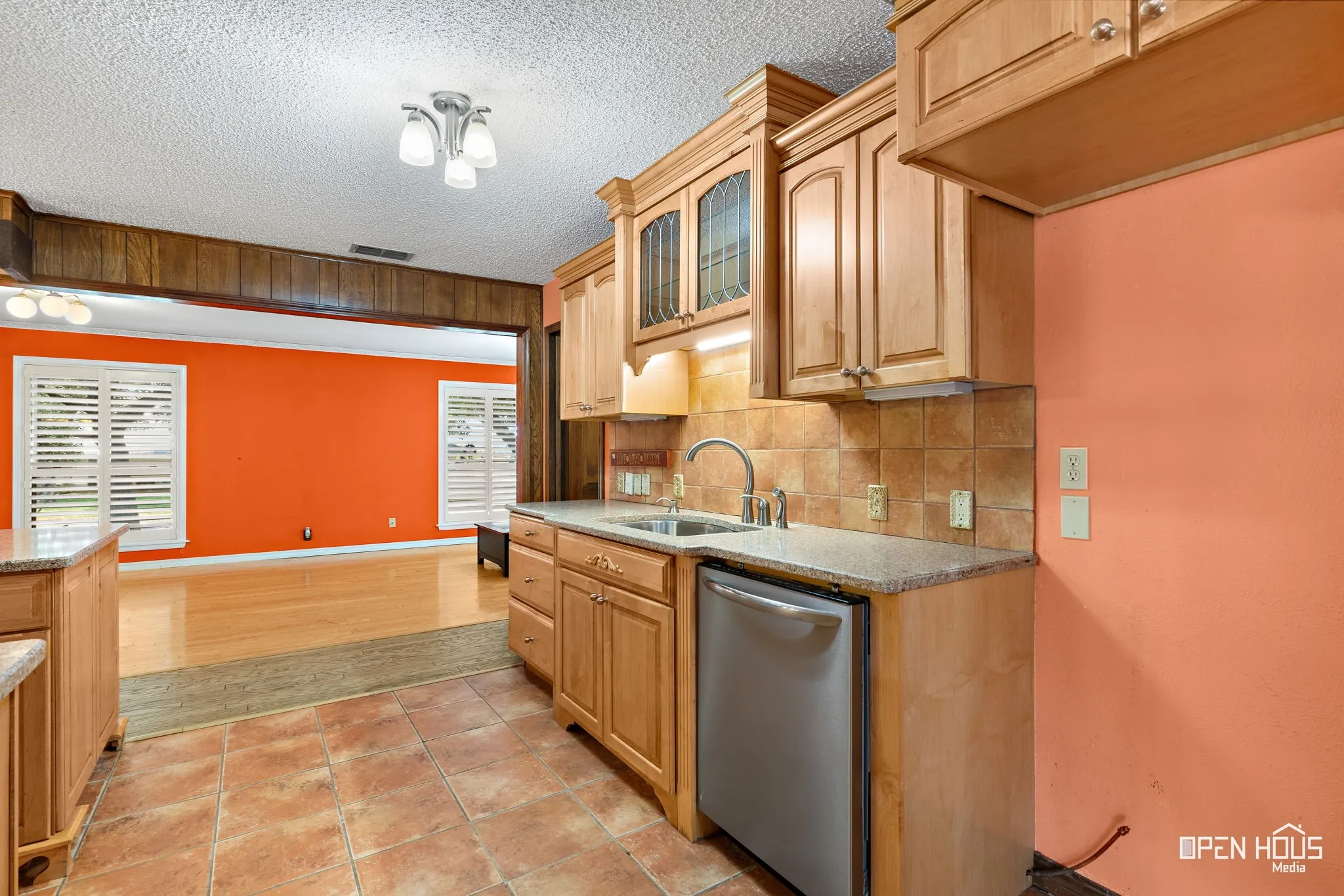 Single Family Residence For Sale in Clay County , 401 N Kay Street, Henrietta, Texas 76365, 3 Bedroom, 3 Bathroom, 3 Garage spaces, 2,645 Sqft, built in 1975, mls#21371474, Real Estate Agent in Henrietta, Homes For Sale in Clay county, Homes For Sale in Henrietta, Realtor in Henrietta Texas, Real Estate Brokerage Independent Realty Texas, Luminita Cordes Realtor