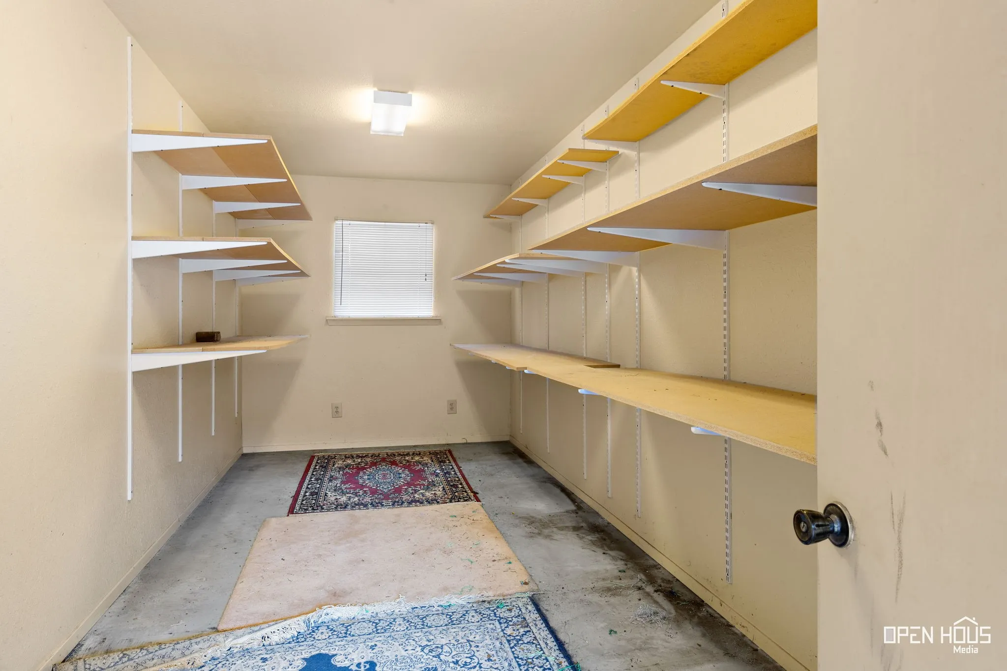 Single Family Residence For Sale in Clay County , 401 N Kay Street, Henrietta, Texas 76365, 3 Bedroom, 3 Bathroom, 3 Garage spaces, 2,645 Sqft, built in 1975, mls#21371474, Real Estate Agent in Henrietta, Homes For Sale in Clay county, Homes For Sale in Henrietta, Realtor in Henrietta Texas, Real Estate Brokerage Independent Realty Texas, Luminita Cordes Realtor