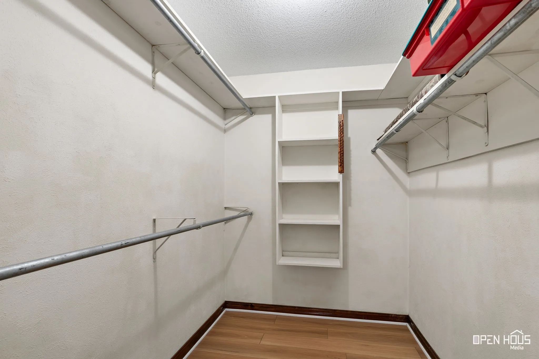 Single Family Residence For Sale in Clay County , 401 N Kay Street, Henrietta, Texas 76365, 3 Bedroom, 3 Bathroom, 3 Garage spaces, 2,645 Sqft, built in 1975, mls#21371474, Real Estate Agent in Henrietta, Homes For Sale in Clay county, Homes For Sale in Henrietta, Realtor in Henrietta Texas, Real Estate Brokerage Independent Realty Texas, Luminita Cordes Realtor