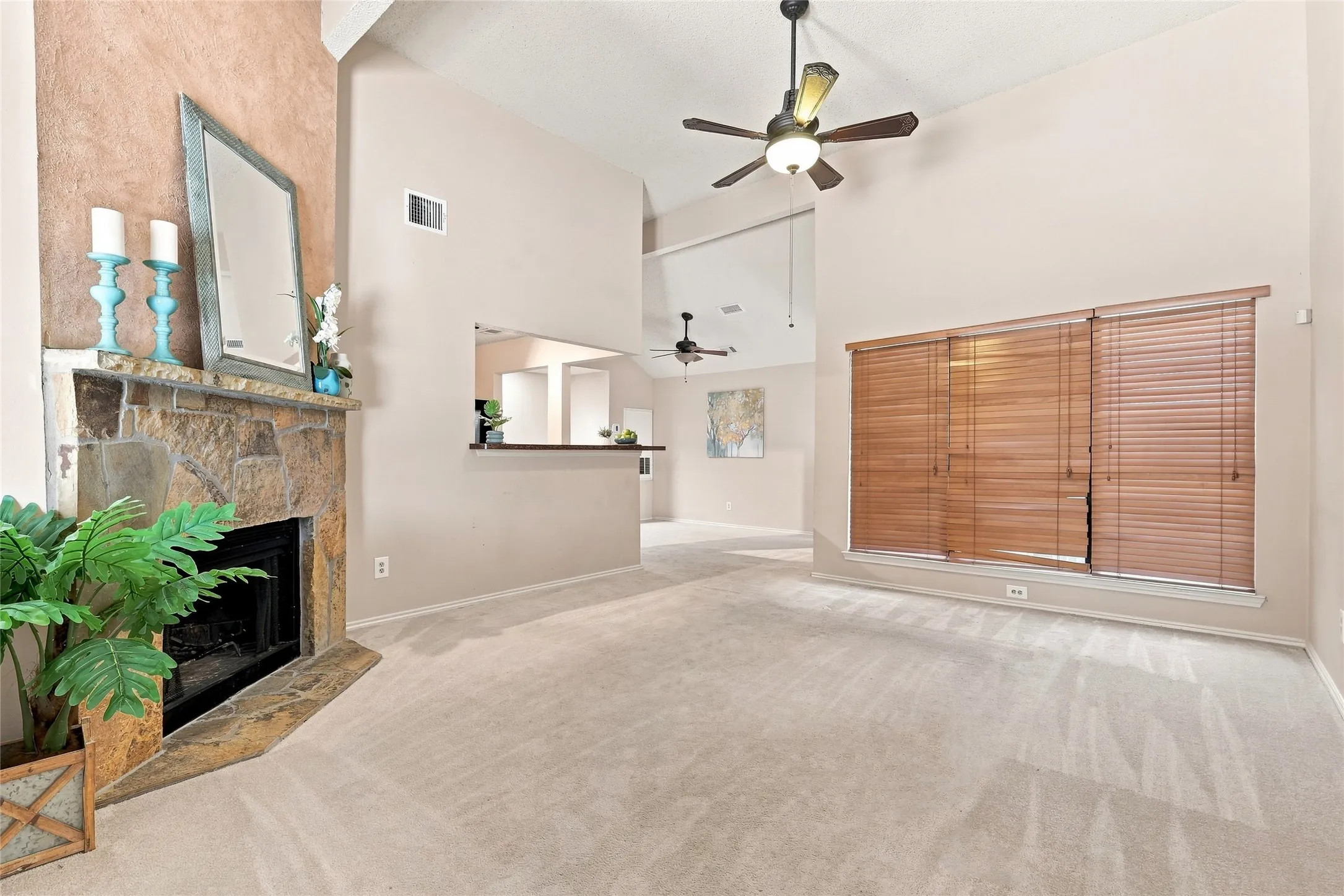 Single Family Residence For Sale in Denton County , 2923 Menlo Park Lane, Carrollton, Texas 75007, 3 Bedroom, 2 Bathroom, 2 Garage spaces, 1,840 Sqft, built in 1986, mls#21367609, Real Estate Agent in Carrollton, Homes For Sale in Denton county, Homes For Sale in Carrollton, Realtor in Carrollton Texas, Real Estate Brokerage Independent Realty Texas, Luminita Cordes Realtor