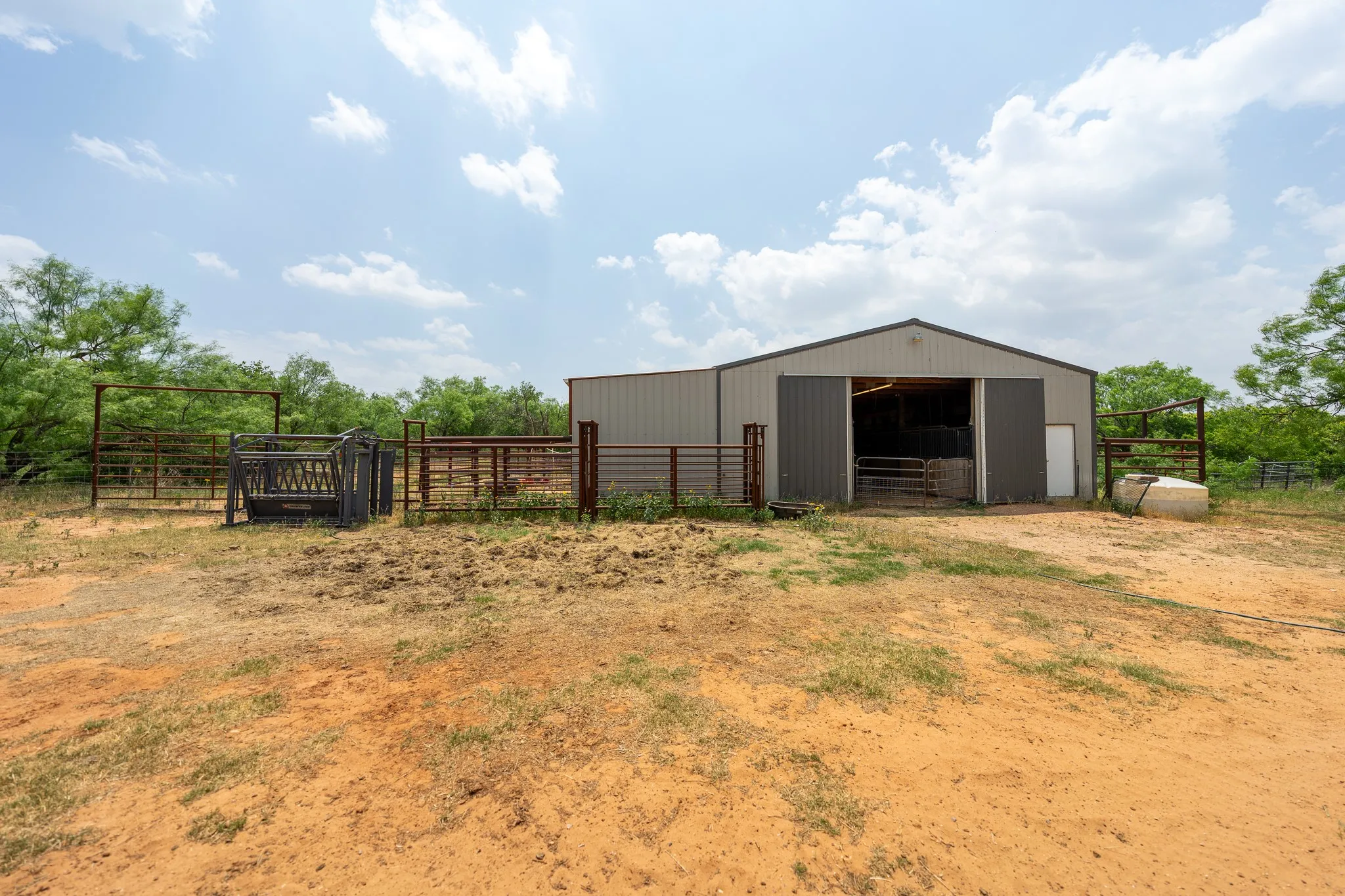 Farm For Sale in Jones County , 2990 County Rd 205, Lueders, Texas 79533, 4 Bedroom, 3 Bathroom, Garage spaces, 3,017 Sqft, built in 2006, mls#21371476, Real Estate Agent in Lueders, Homes For Sale in Jones county, Homes For Sale in Lueders, Realtor in Lueders Texas, Real Estate Brokerage Independent Realty Texas, Luminita Cordes Realtor